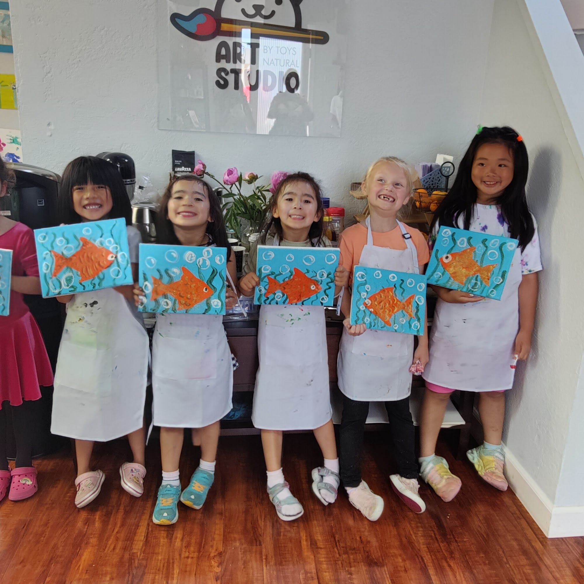 Art Studio by Toys Natural Campbell