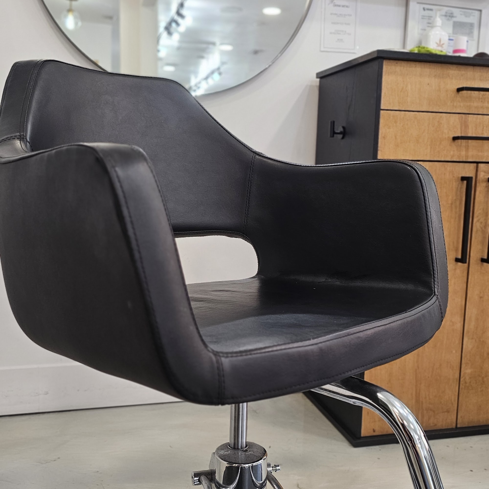 Cyreeta Jewel Stylist 355 Carlsbad Village Dr Suite 101, Carlsbad California 92008