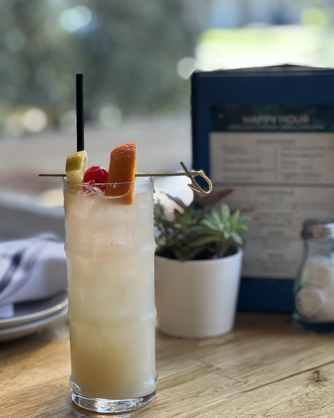 Teddy's By the Sea Carpinteria