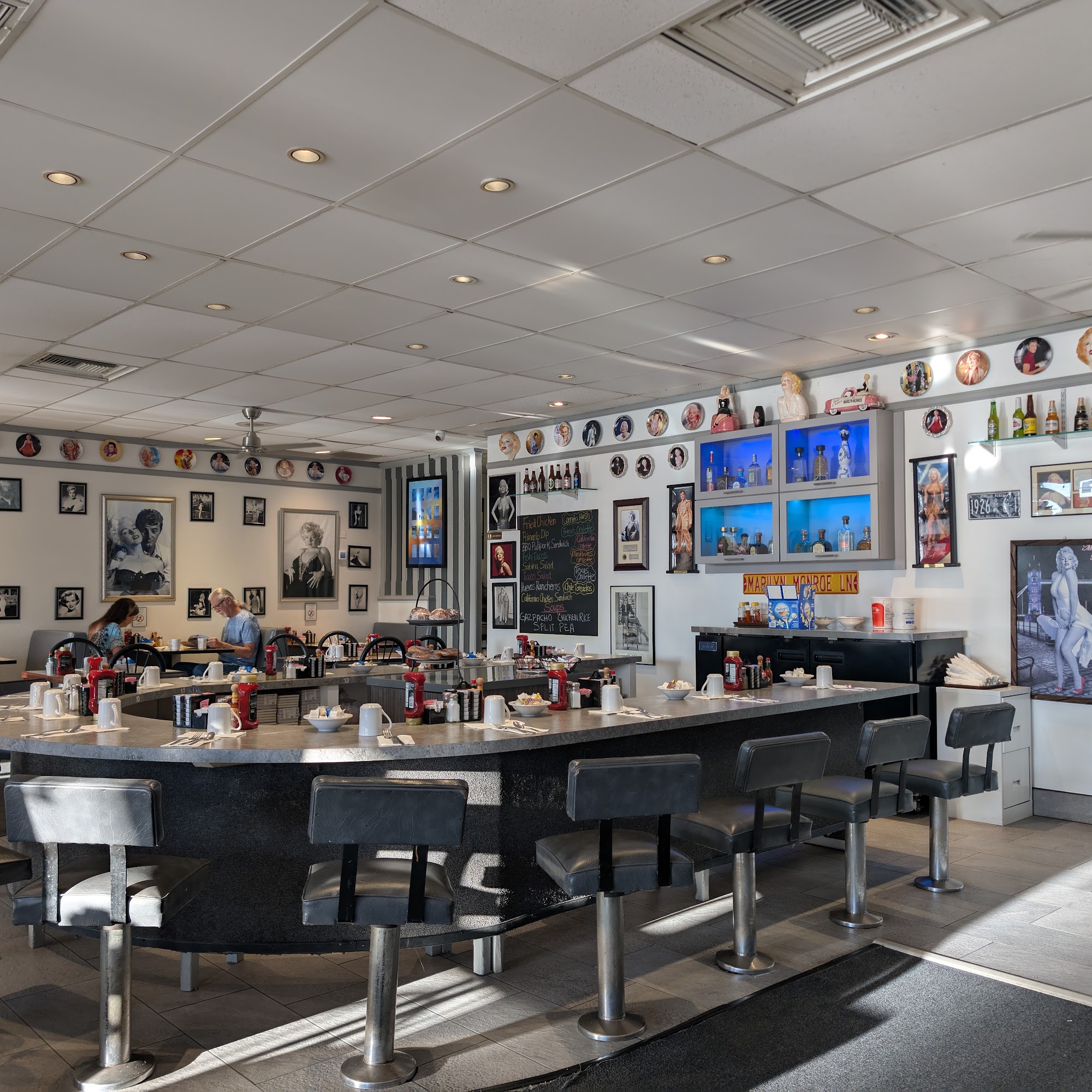 Michael's Cafe Cathedral City