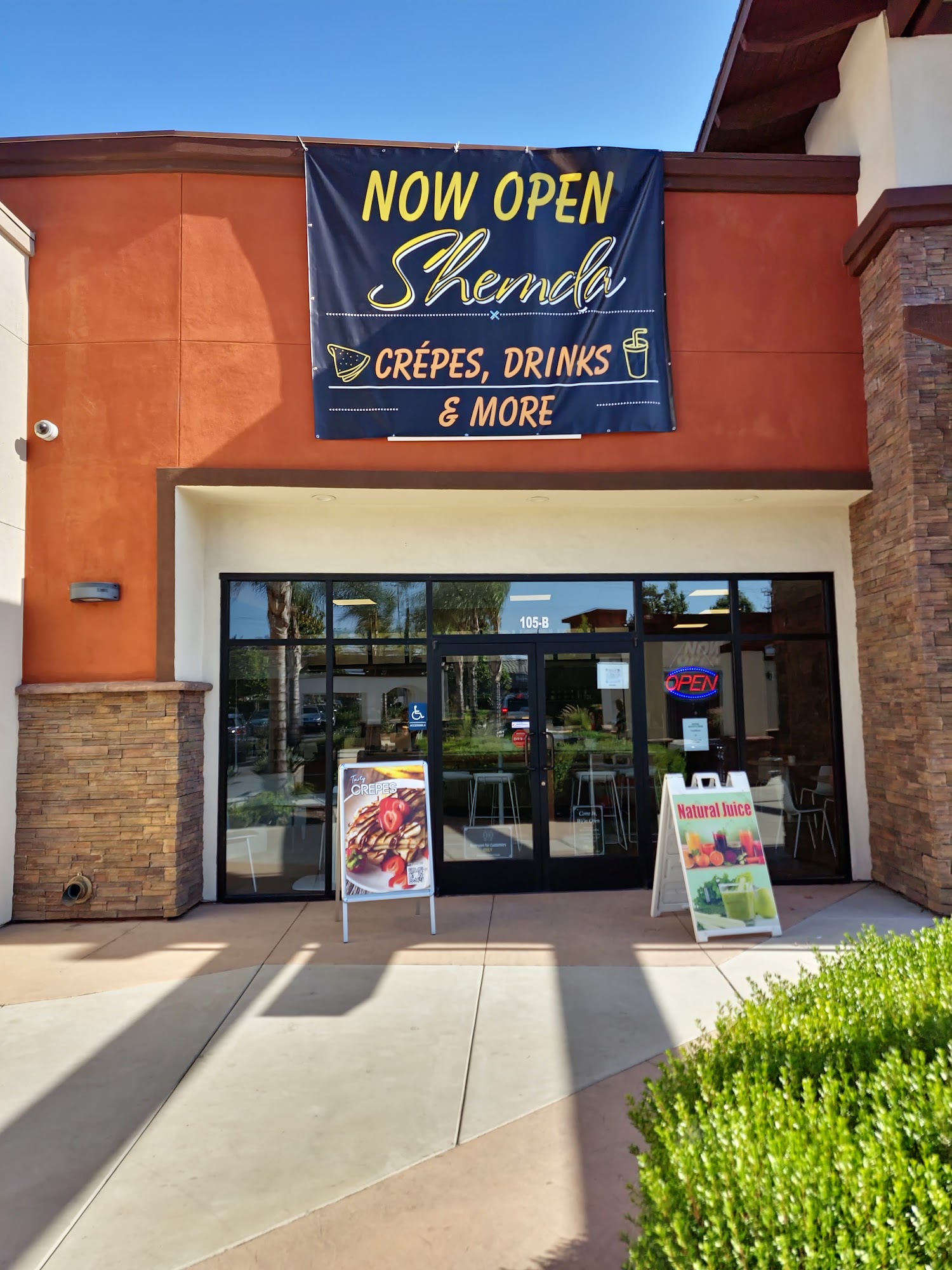 Shemda Crepes, Drinks & More Chino