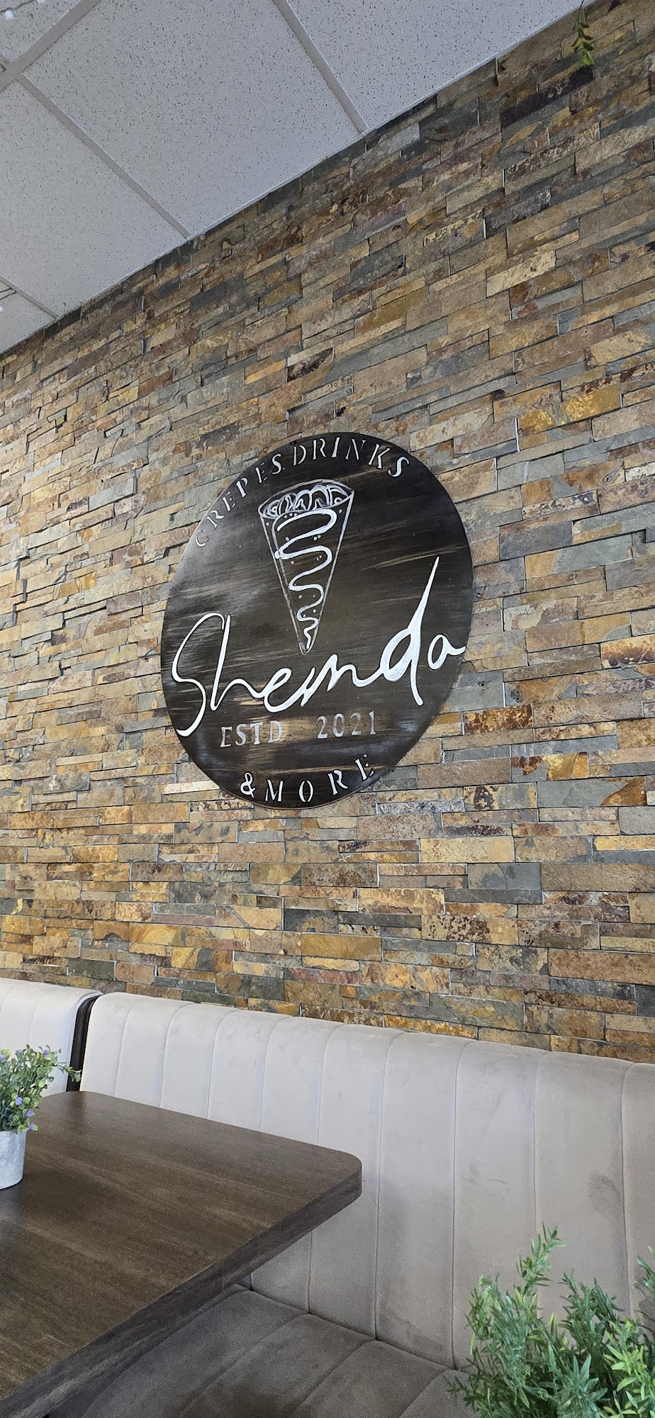 Shemda Crepes, Drinks & More Chino