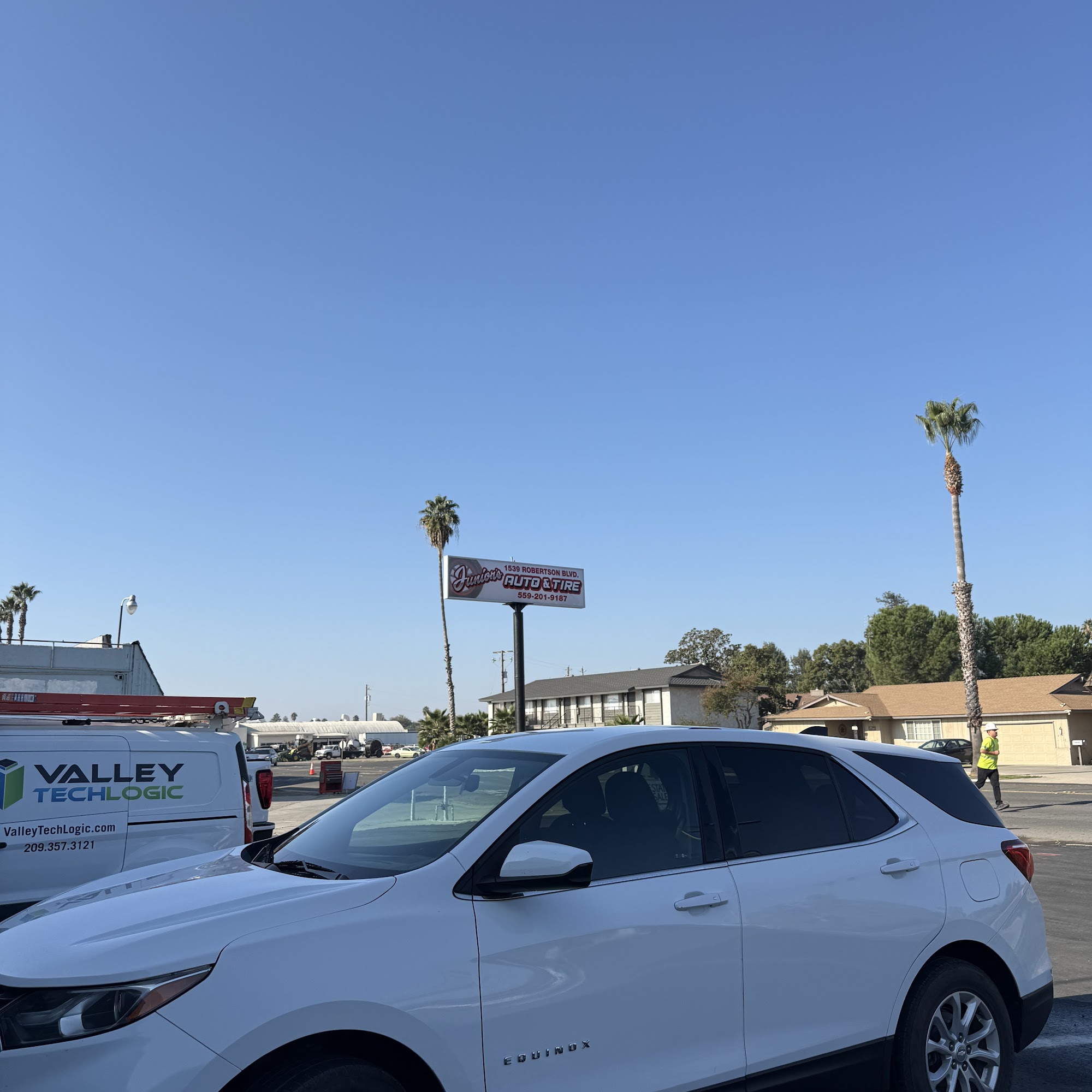 Juniors Auto and Tire