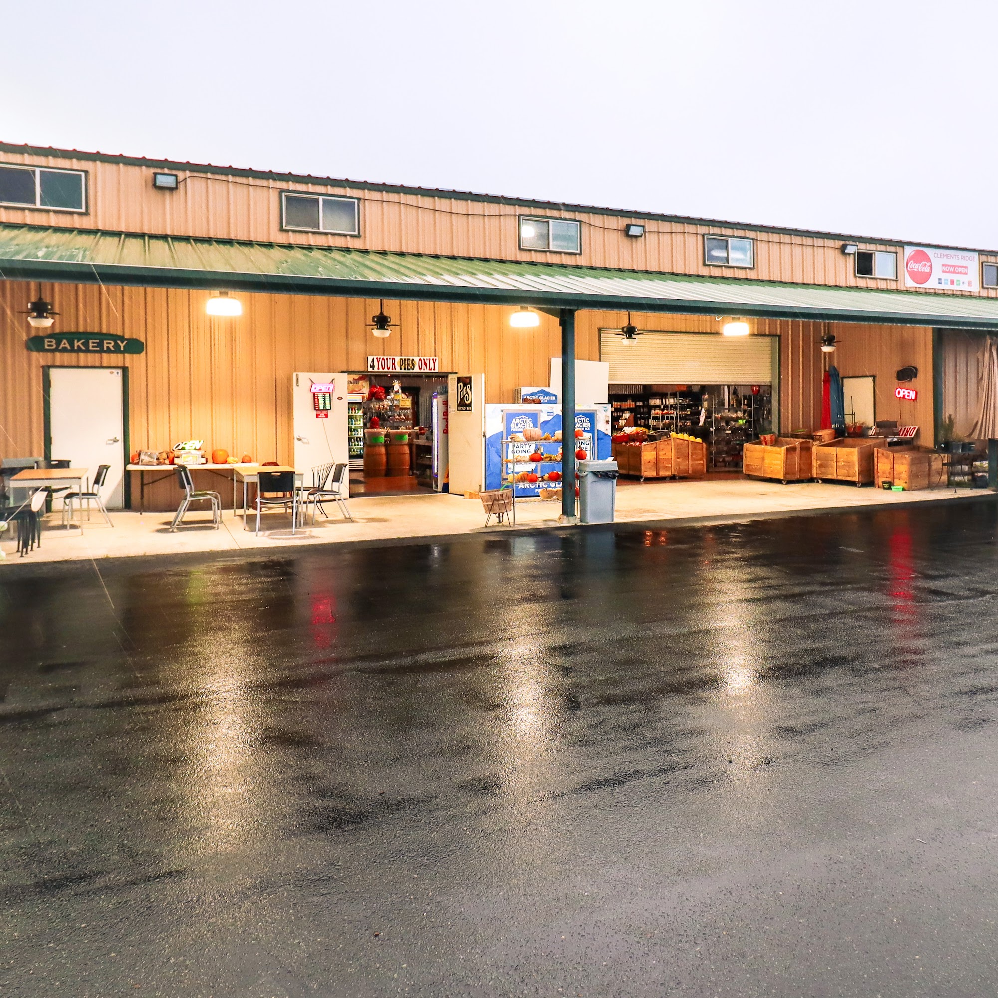 Mike Clements Ridge Produce and Bakery Clements