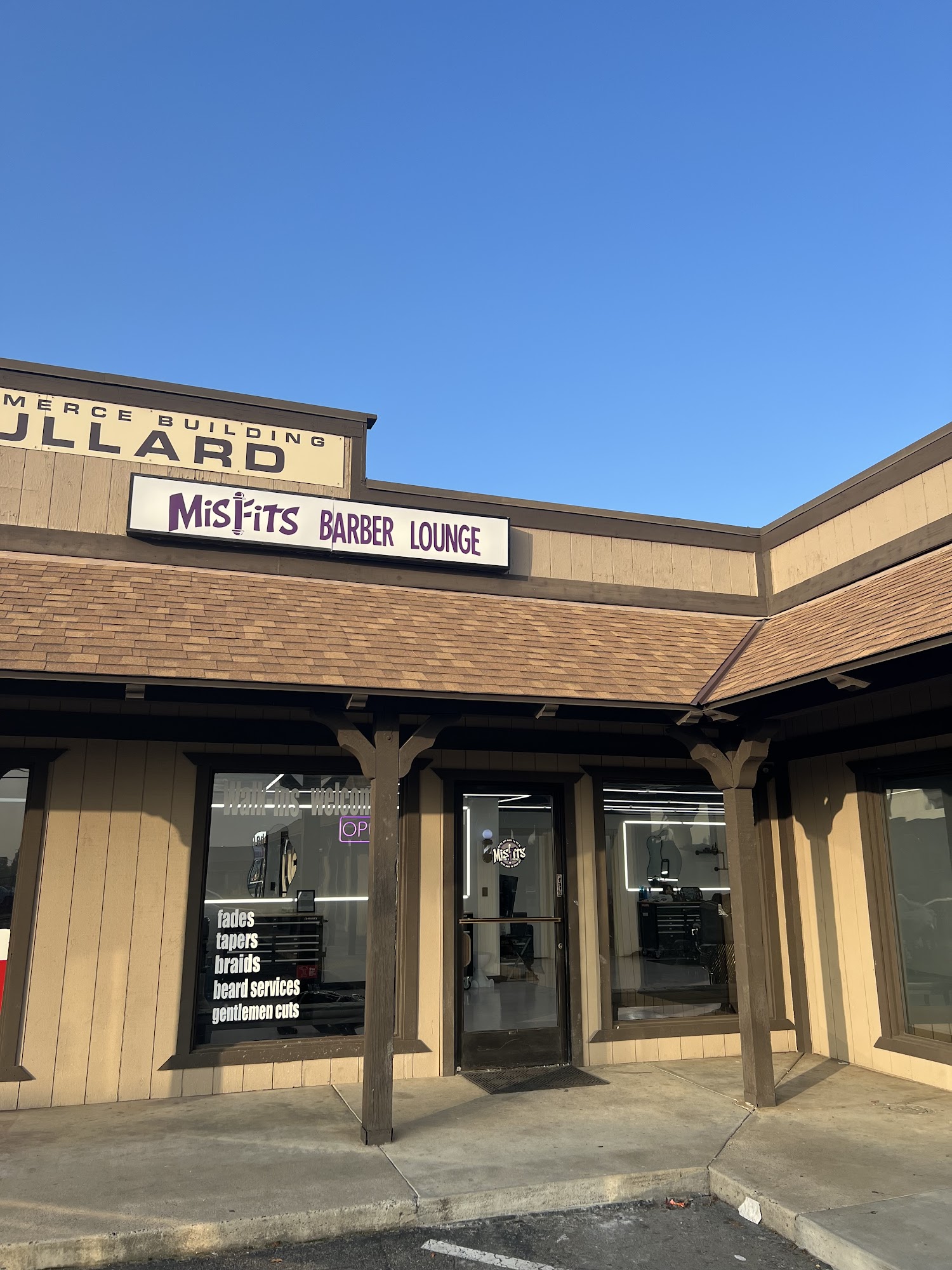 Misfits Barber Lounge 75 Bullard Ave. # 4, Clovis California 93612