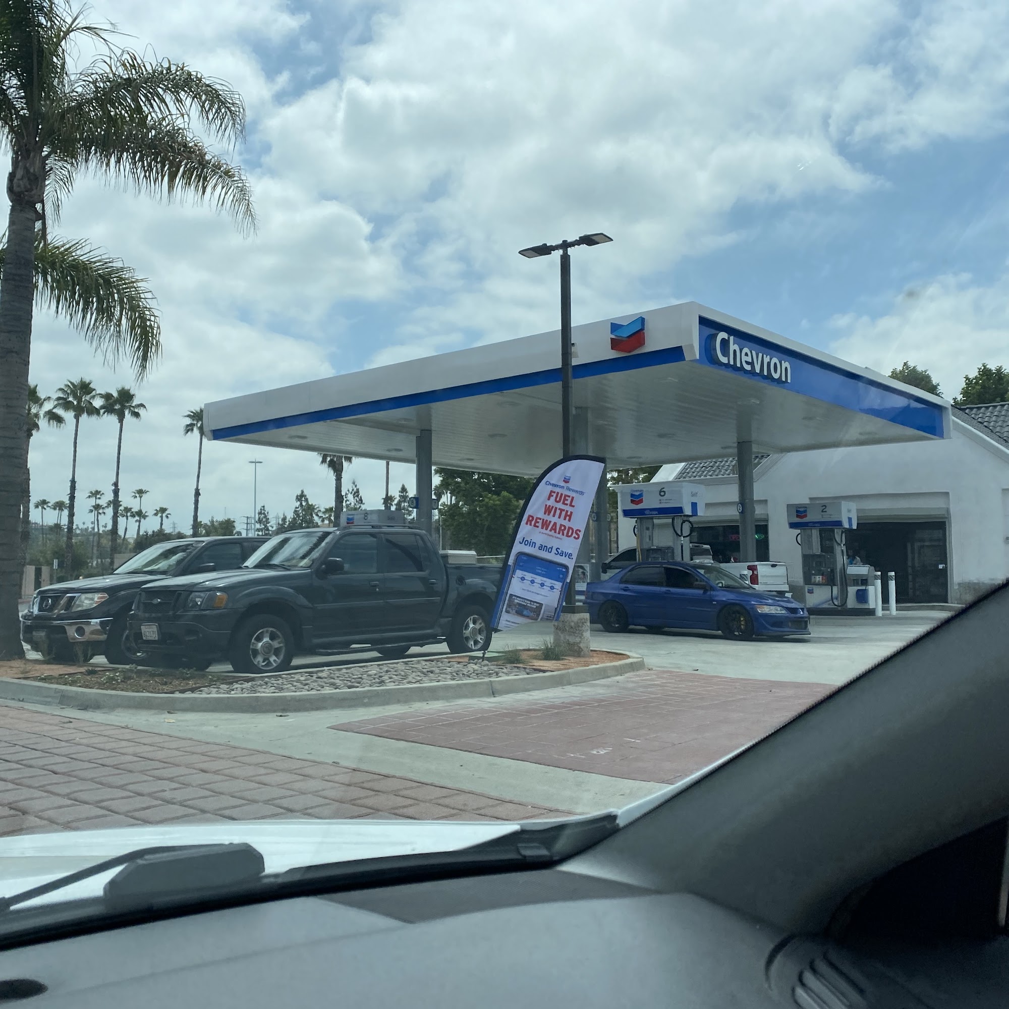 Chevron / Freeway express wash colton