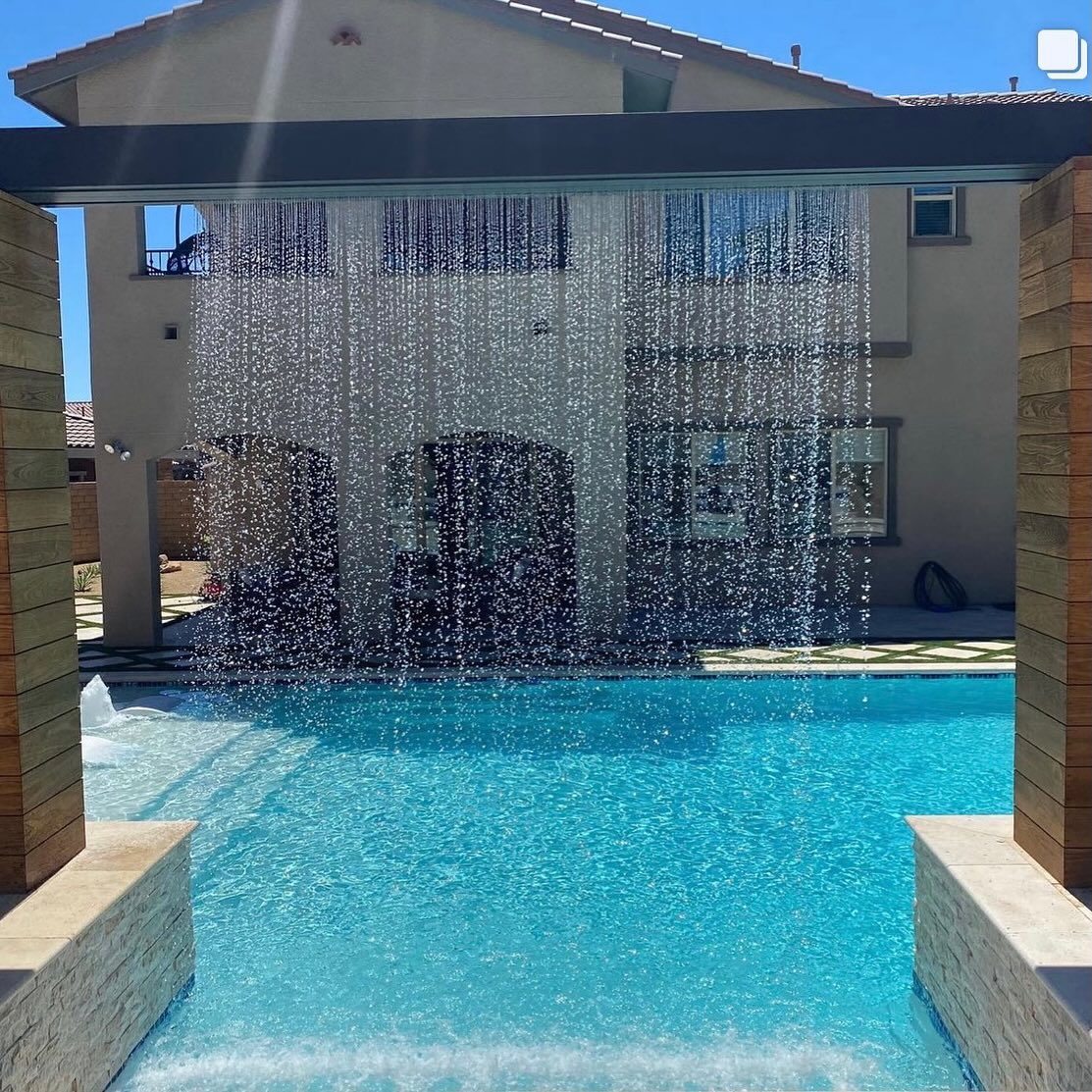 4K Aluminium INC. Corona