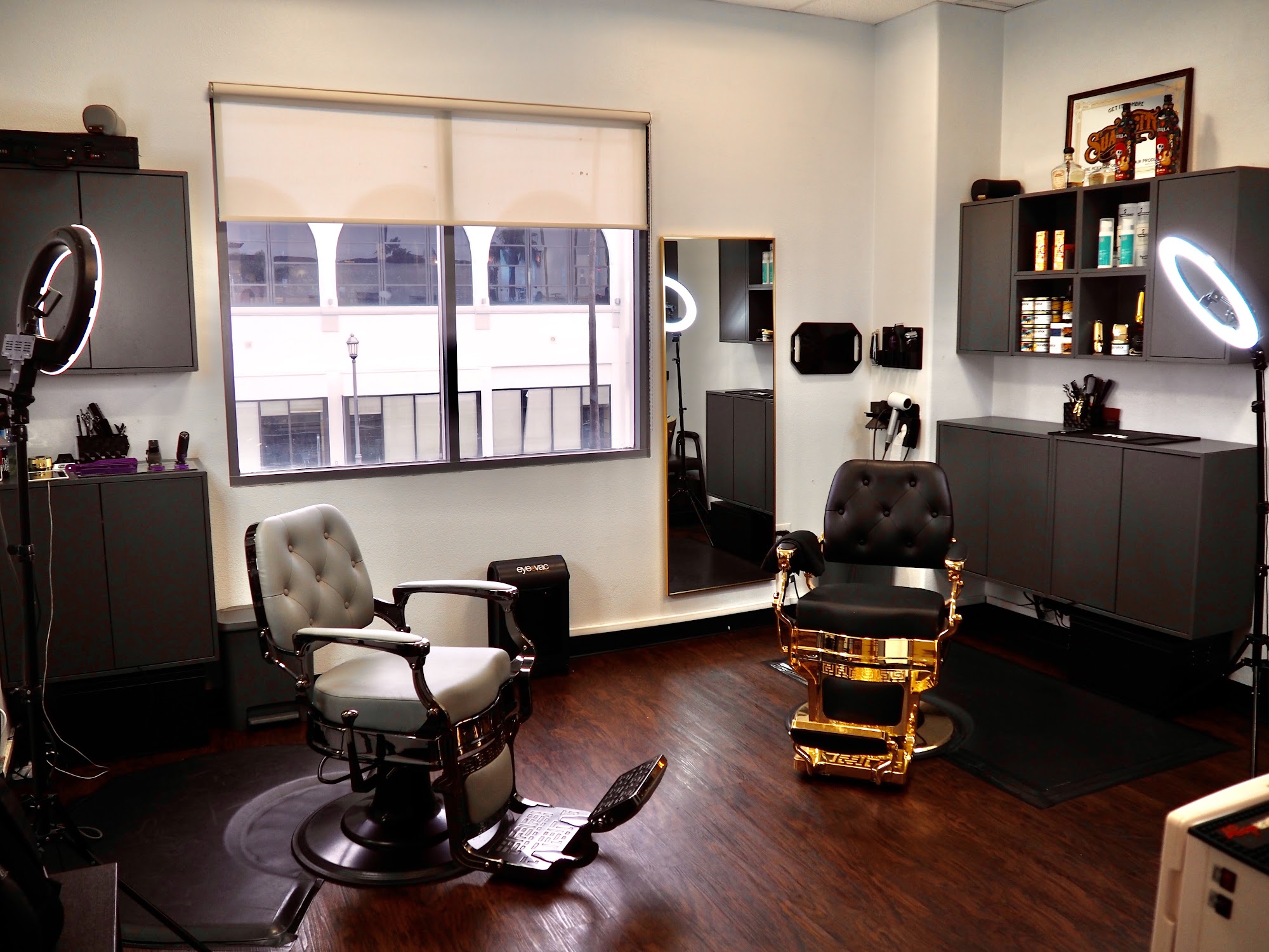 J combs Barber Shop 1835 Newport Blvd, Costa Mesa California 92627