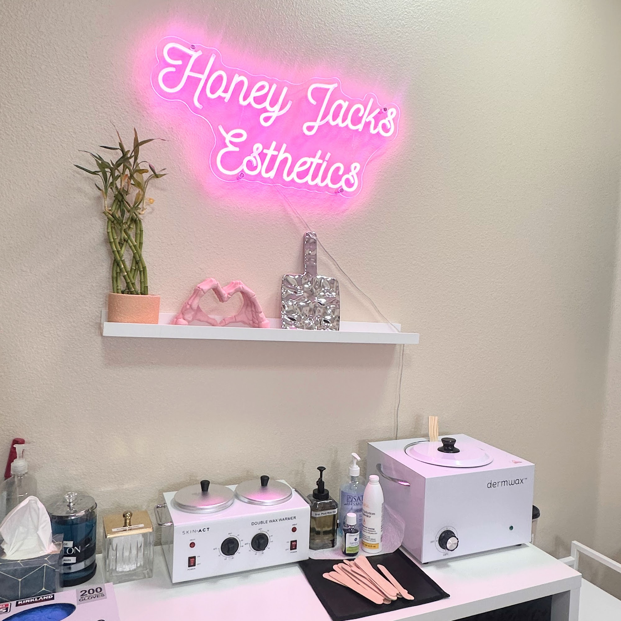 Honey Jacks Esthetics 1480 N Azusa Ave, Covina California 91722