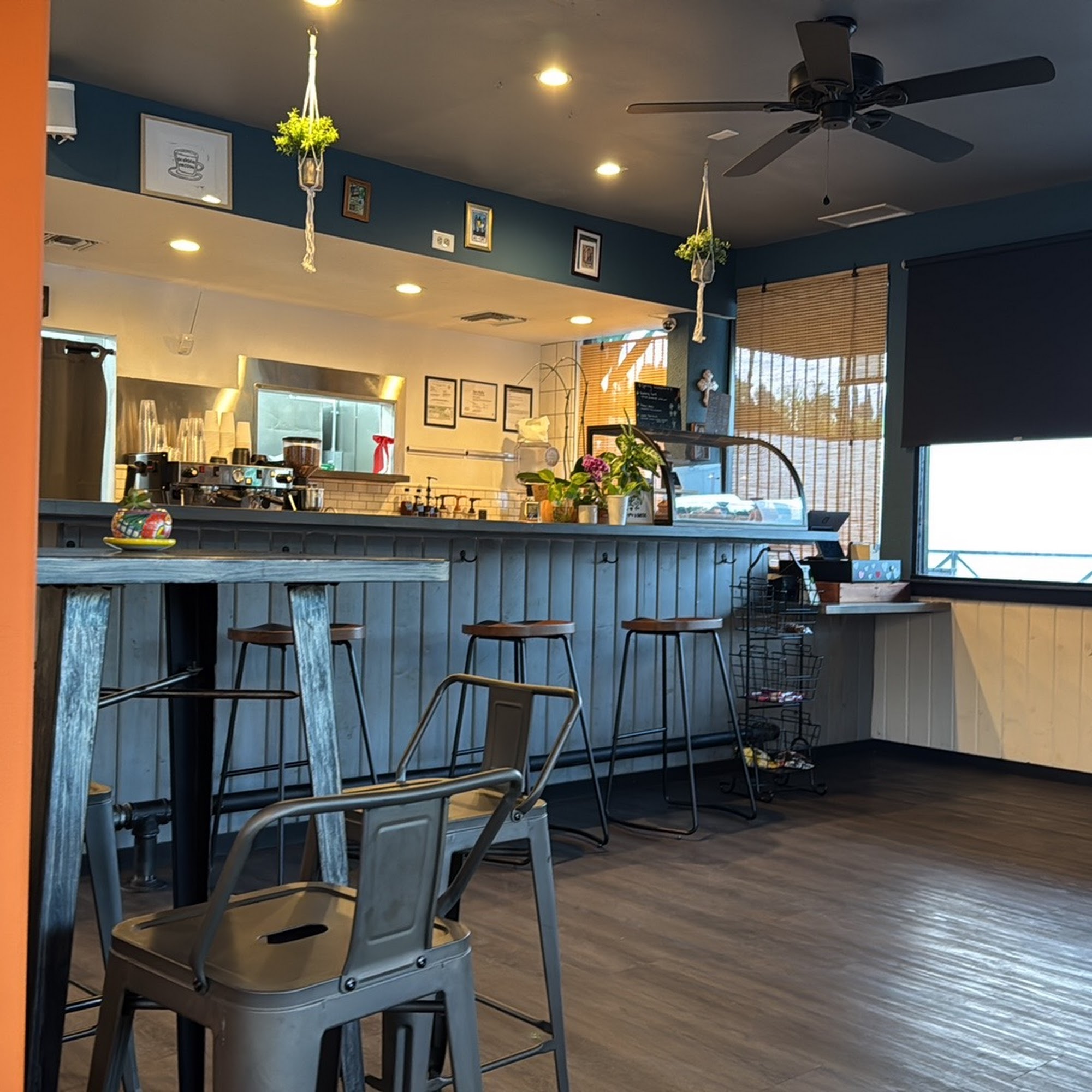 Tacitas Coffee Diamond Bar