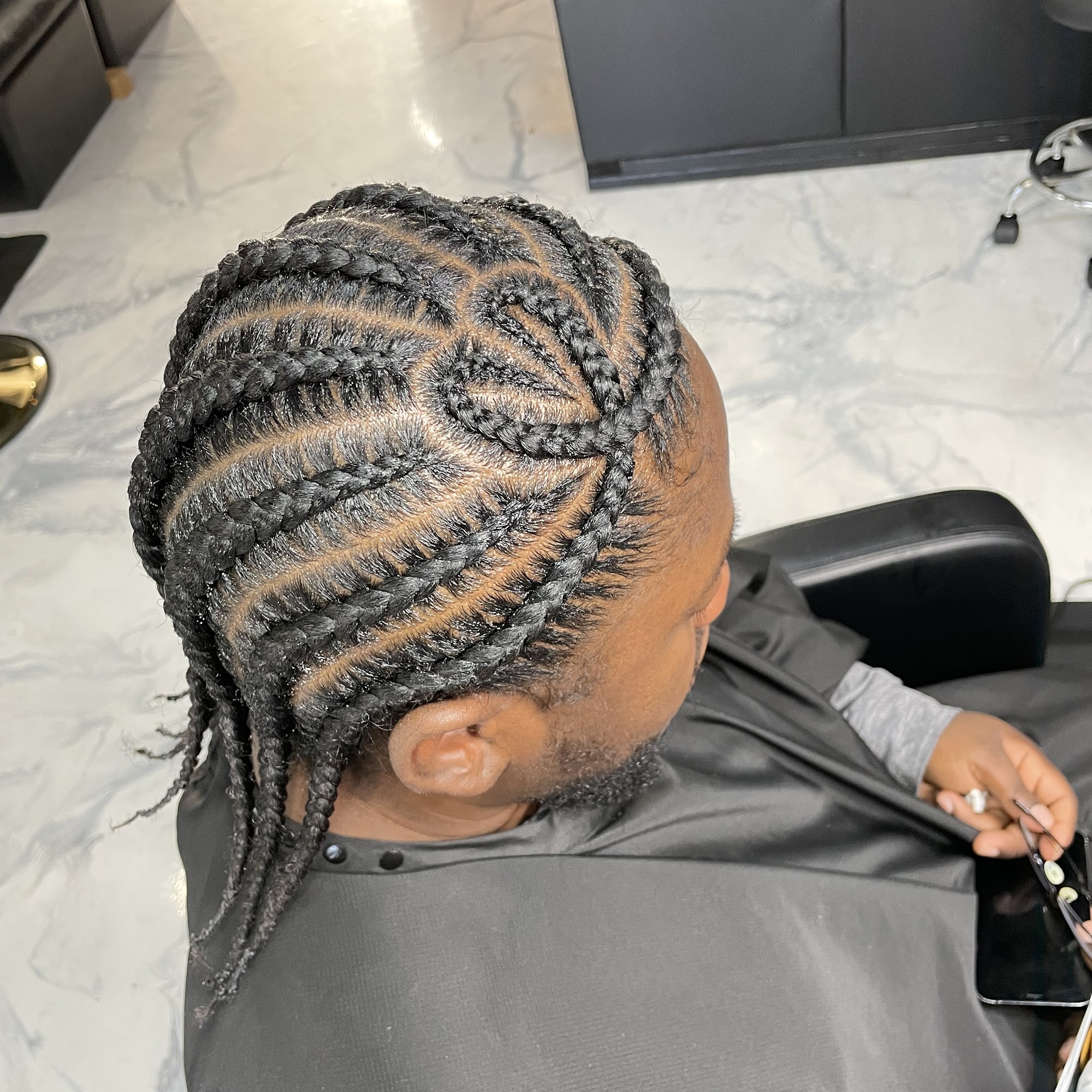 D.R. Braids and Locs 18034 1/2 Ventura Blvd, Encino California 91316