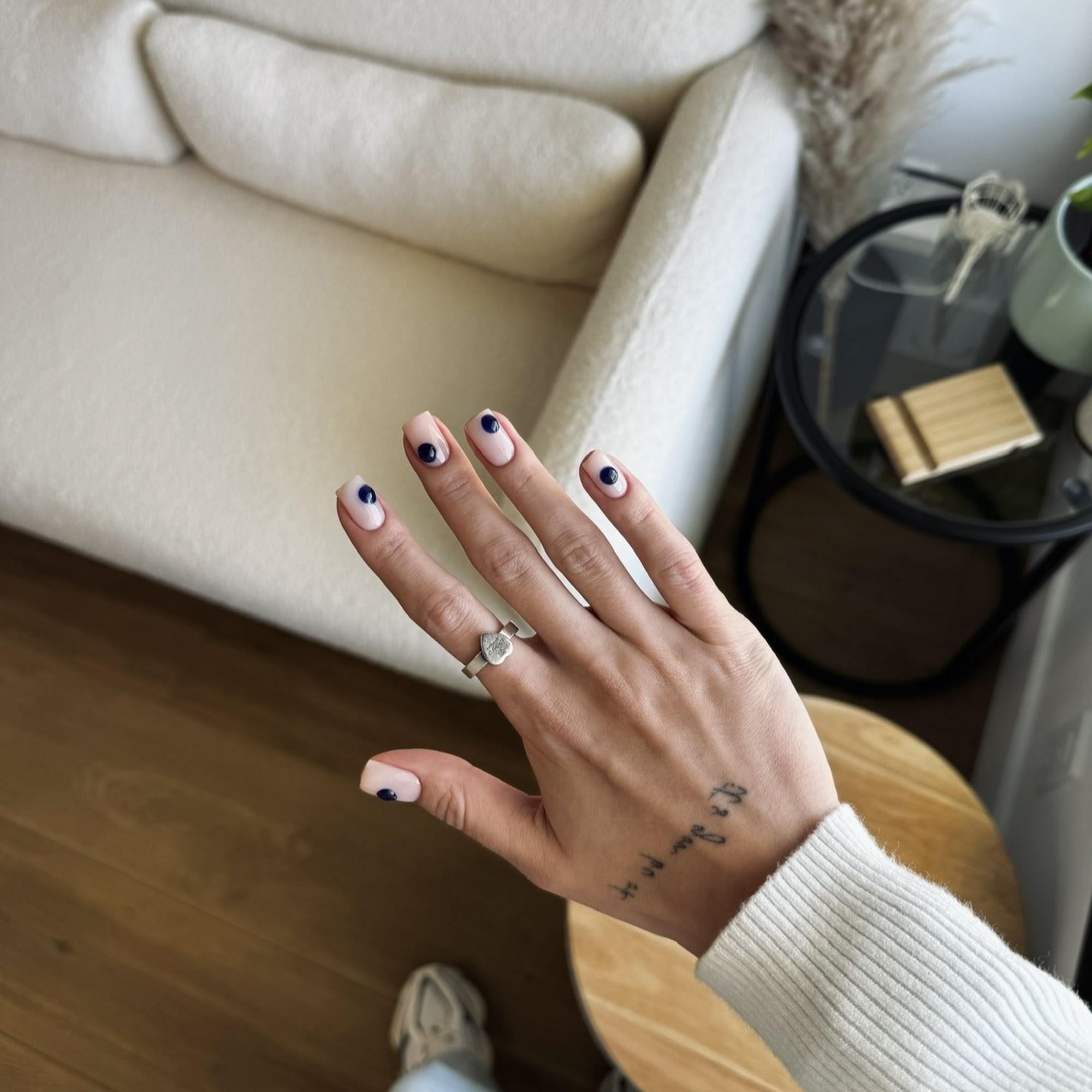 Flairé Nail Studio 17514 Ventura Blvd, Encino California 91316