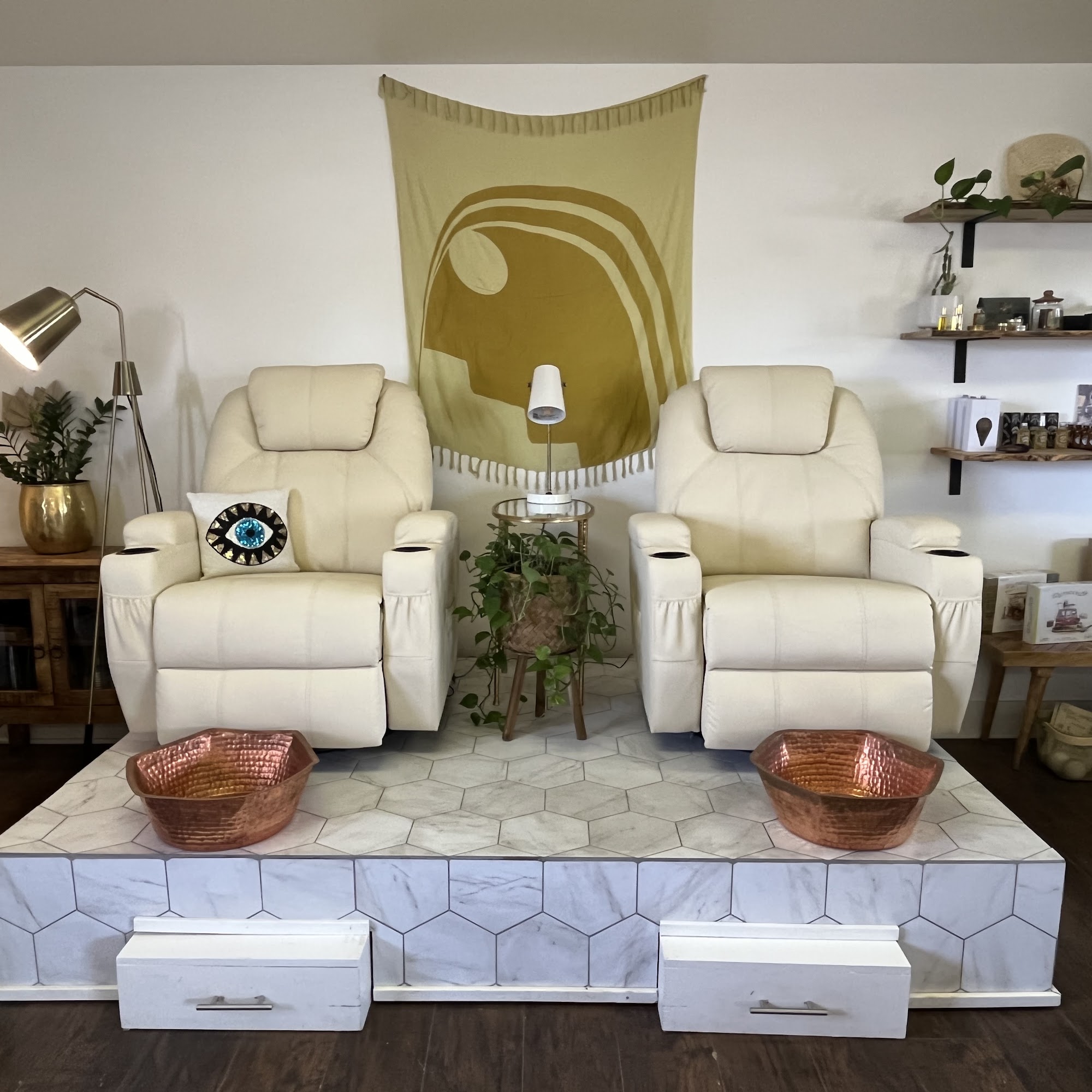 Citrine Lounge Spa 591c Collier Way, Etna California 96027