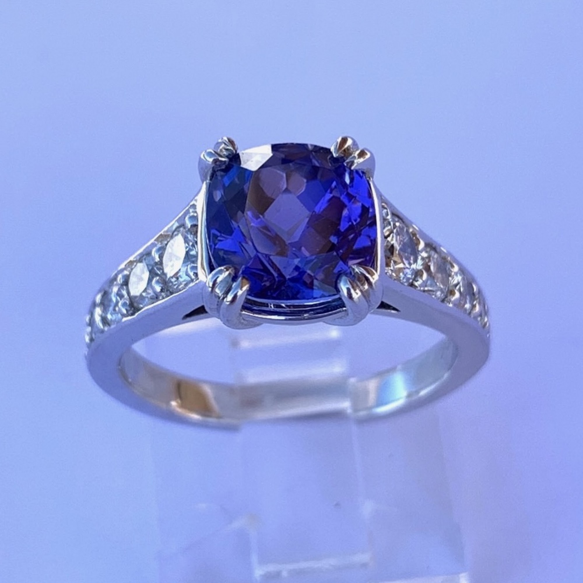 Golden State Jewelry & Loan 1215 S Mission Rd, Fallbrook California 92028