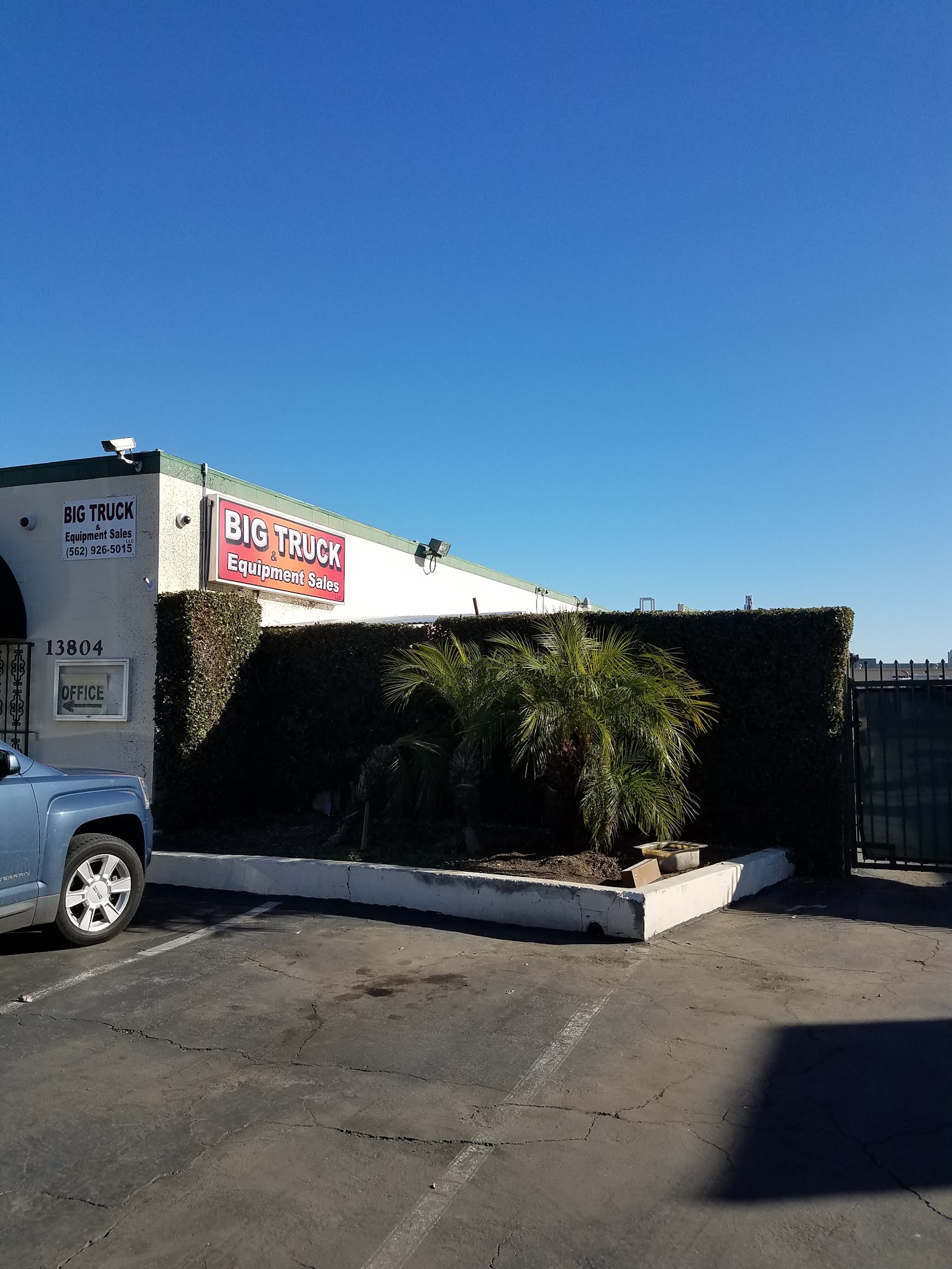 Big Truck & Equipment Sales Fontana