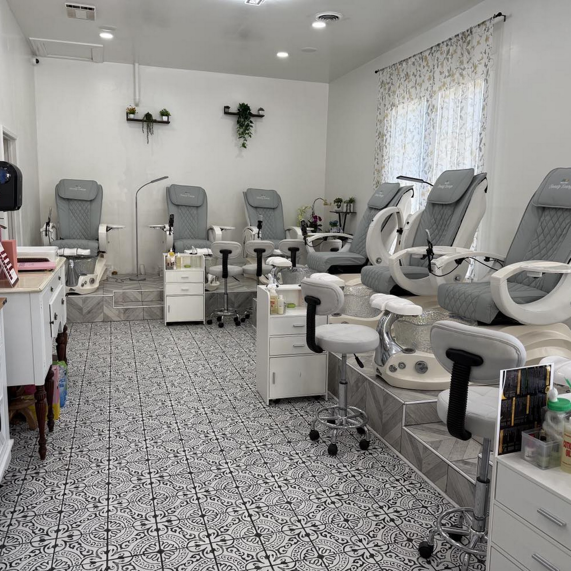 Four Seasons Beauty Lounge Fremont