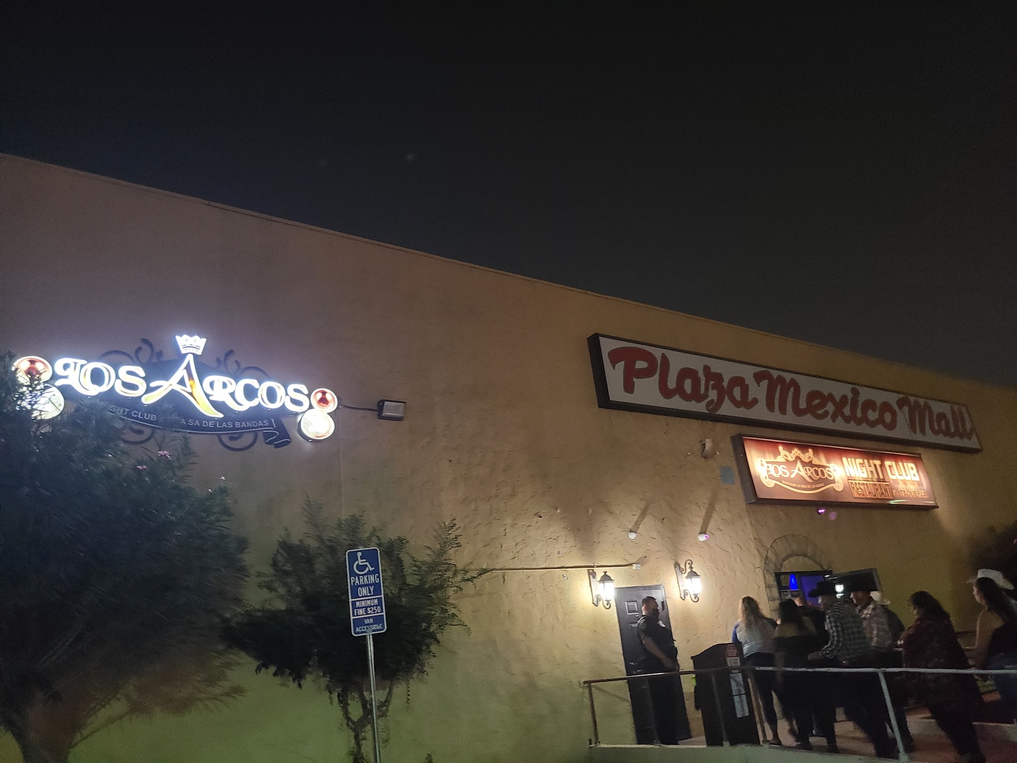 Plaza Mexico Mall Fresno