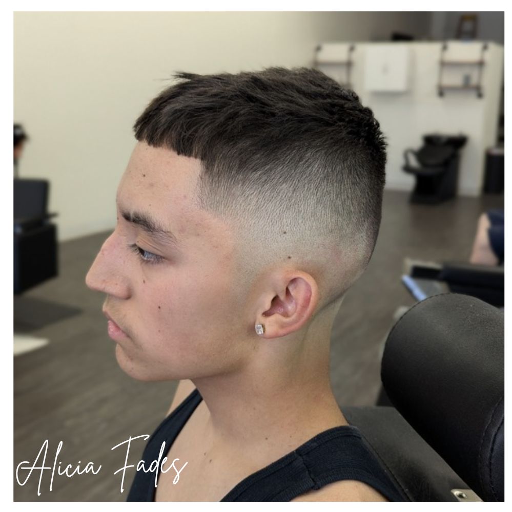 Headlinerz Barber & Salon Lounge 1855 E Dakota Ave, Fresno California 93726