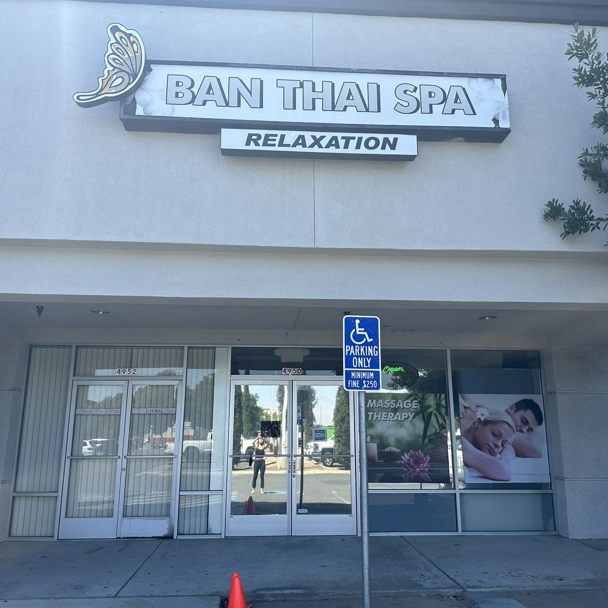 Ban Thai Massage 4950 E Ashlan Ave, Fresno California 93727