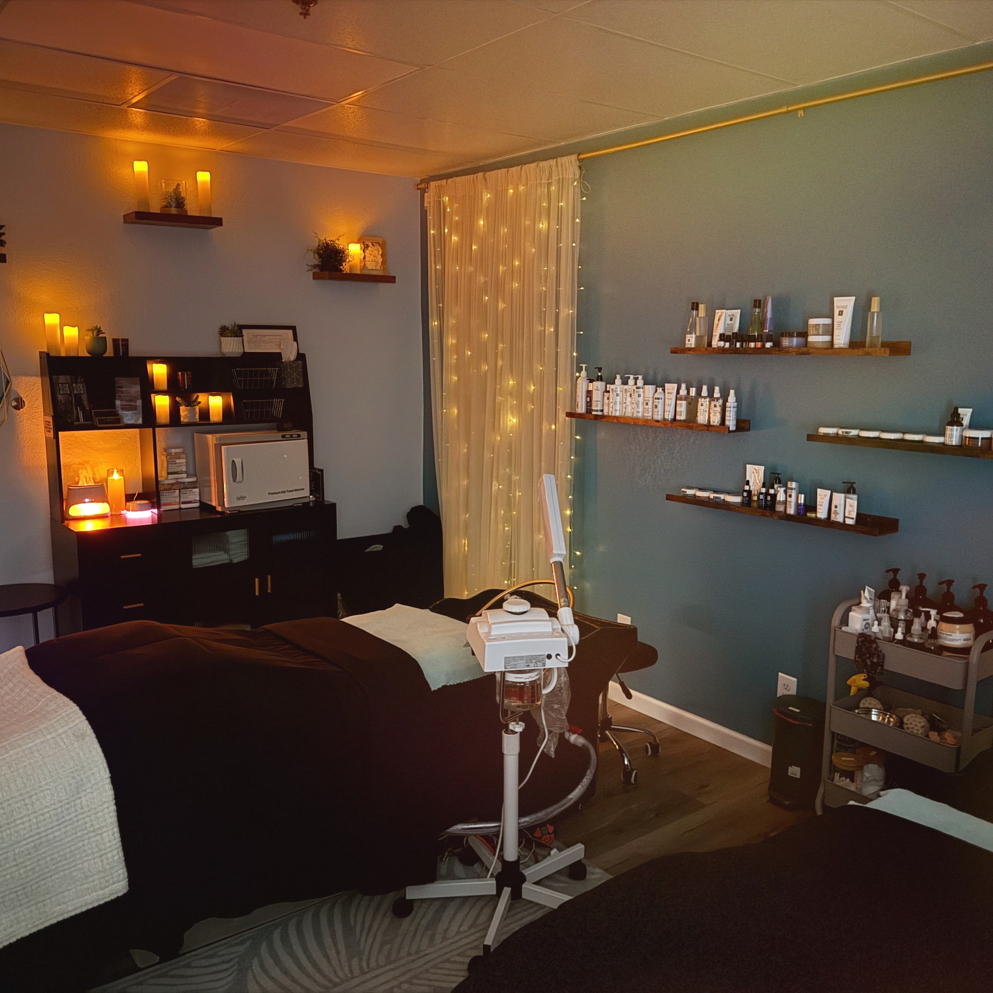 Aqua Scalp Retreat 7555 N Del Mar Ave ste. 201, Fresno California 93711