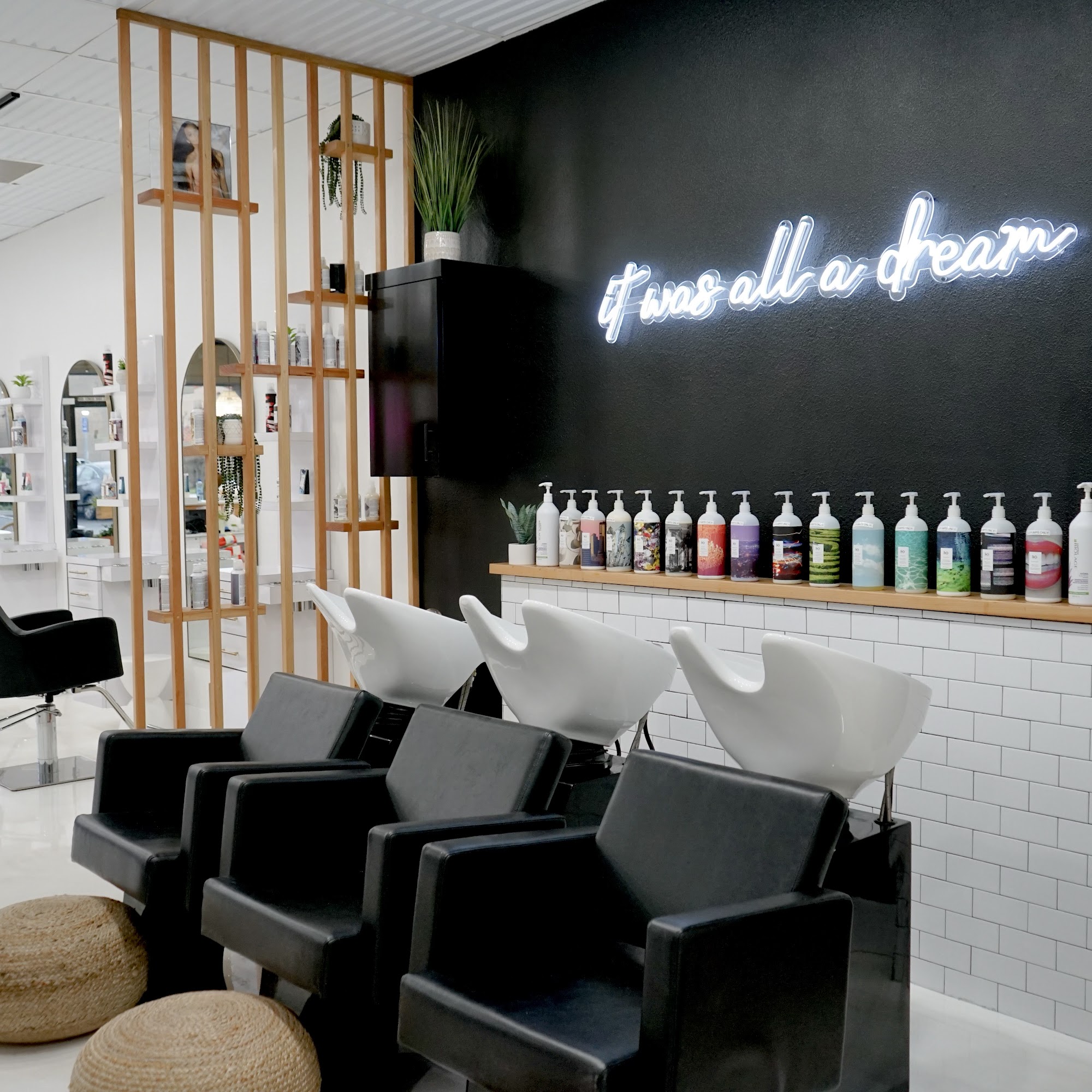 Único Hair Studio
