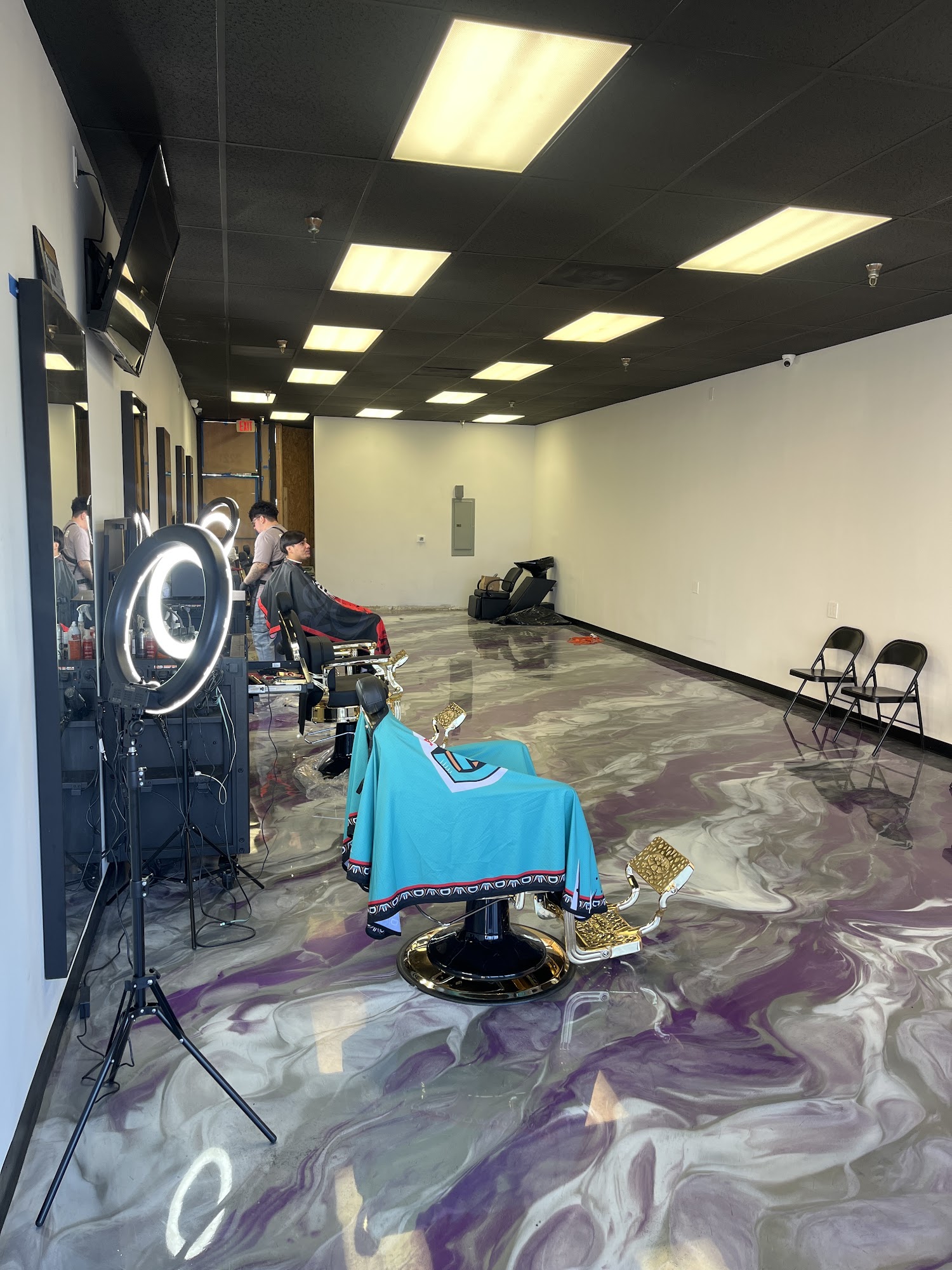 Well Connected Barbershop