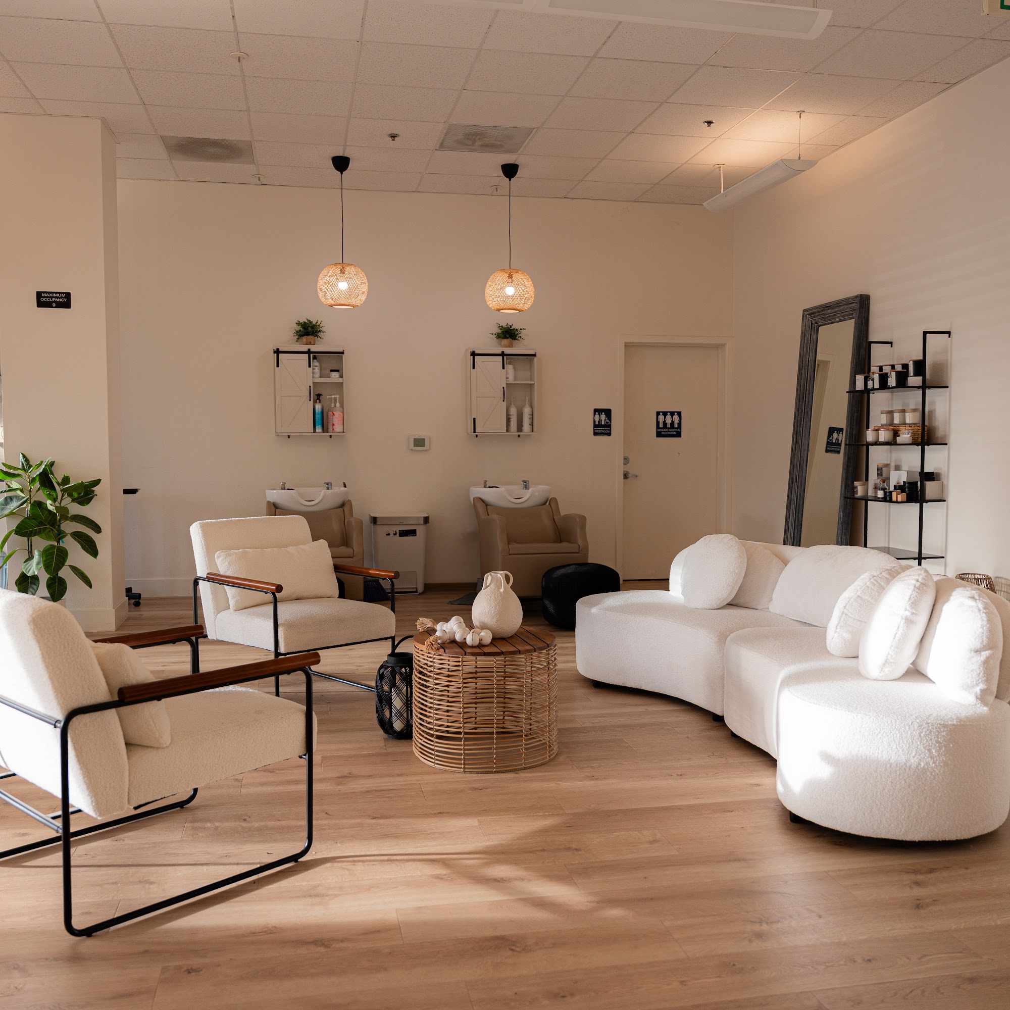 Blond Me Hair Studio