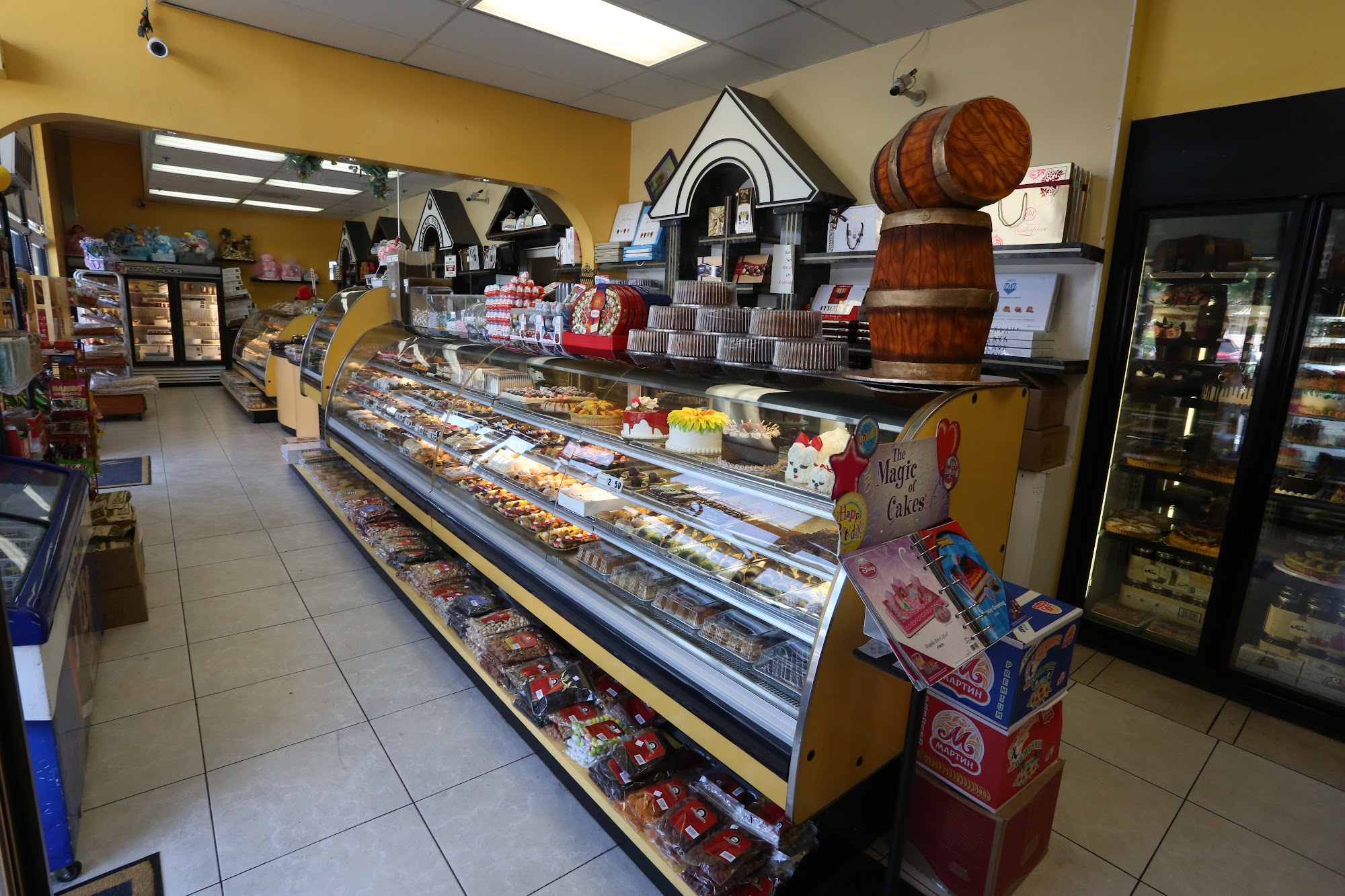 Venice Classic Pastry & Deli Menu