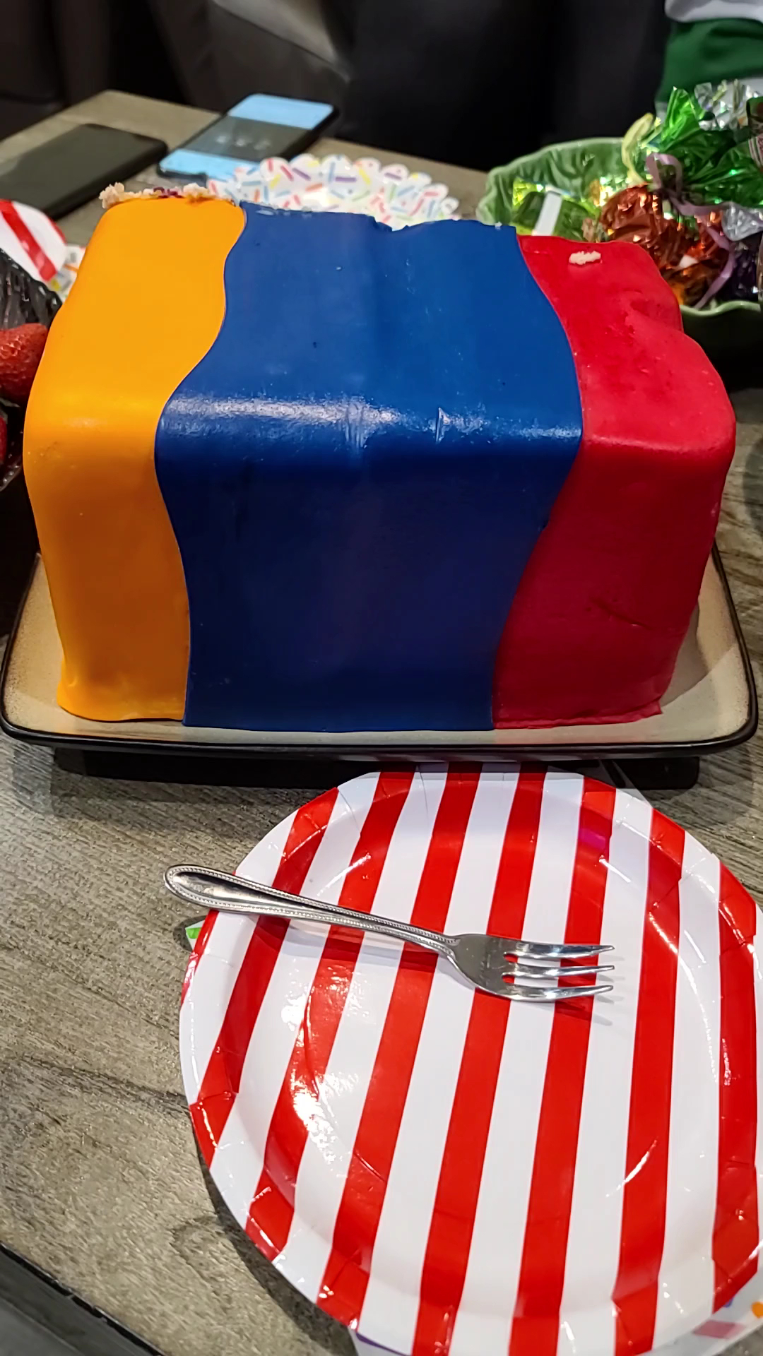 YUMMY Custom Cakes Menu