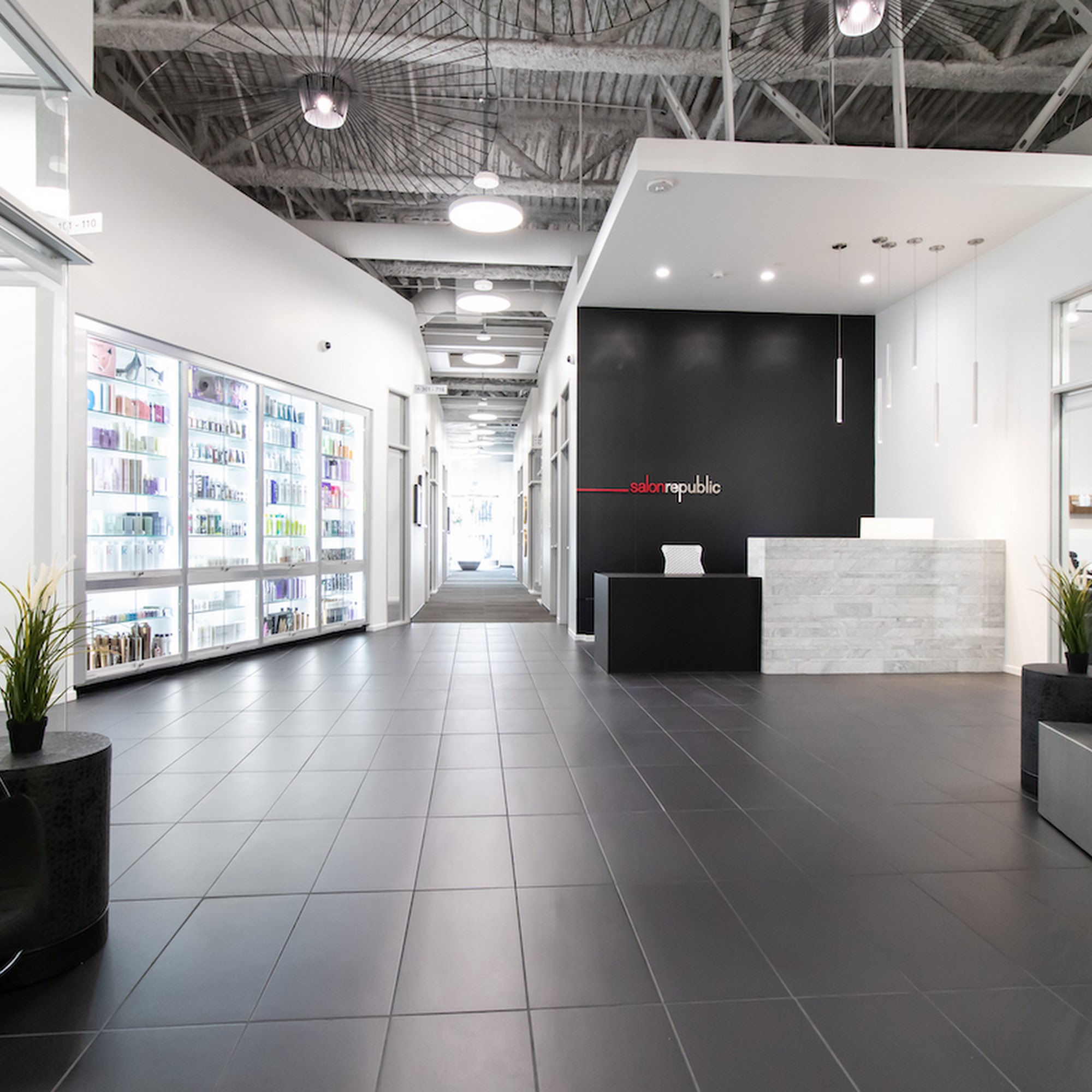 Salon Republic Glendale 601 N Brand Blvd, Glendale California 91203