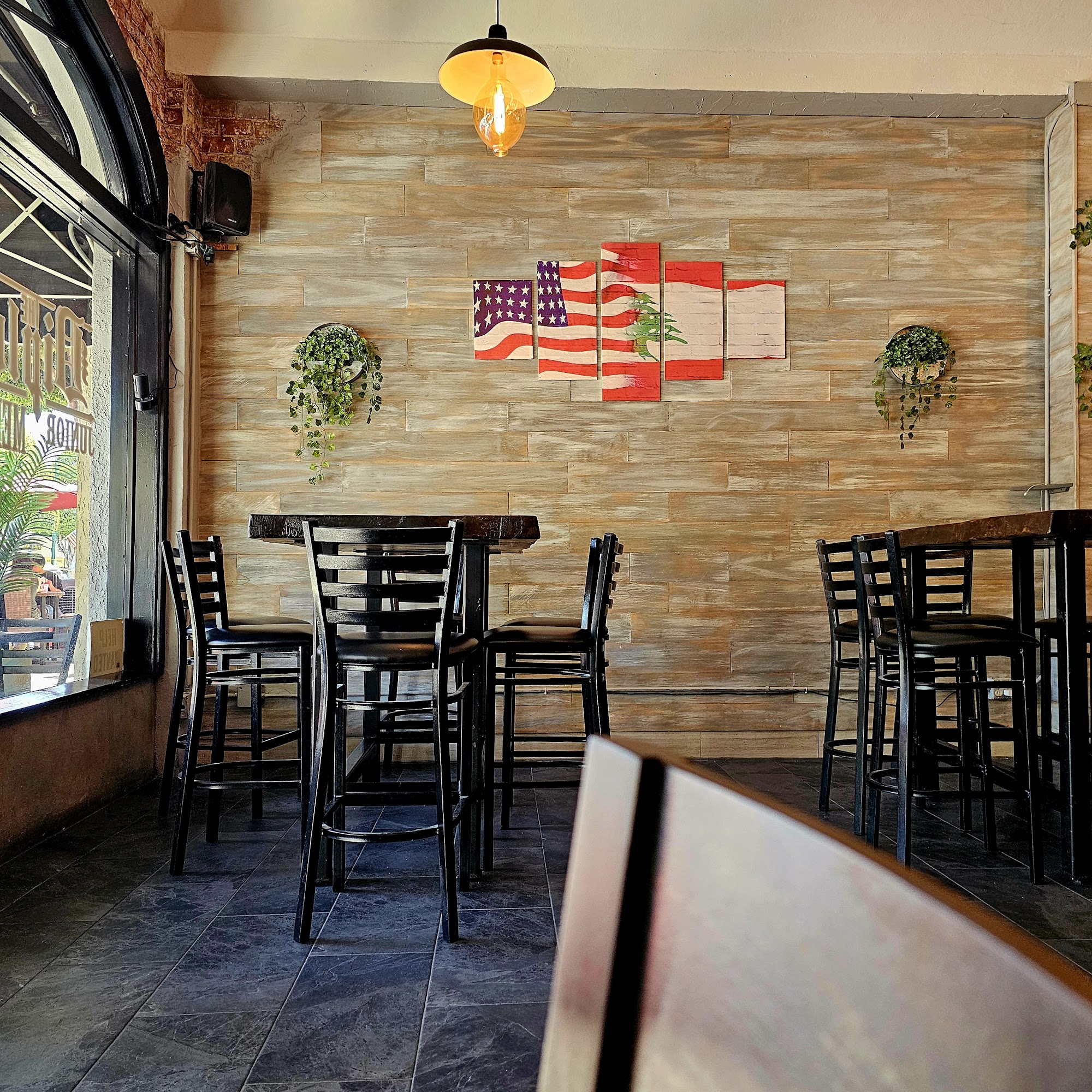 The Diplomat Junior Glendora