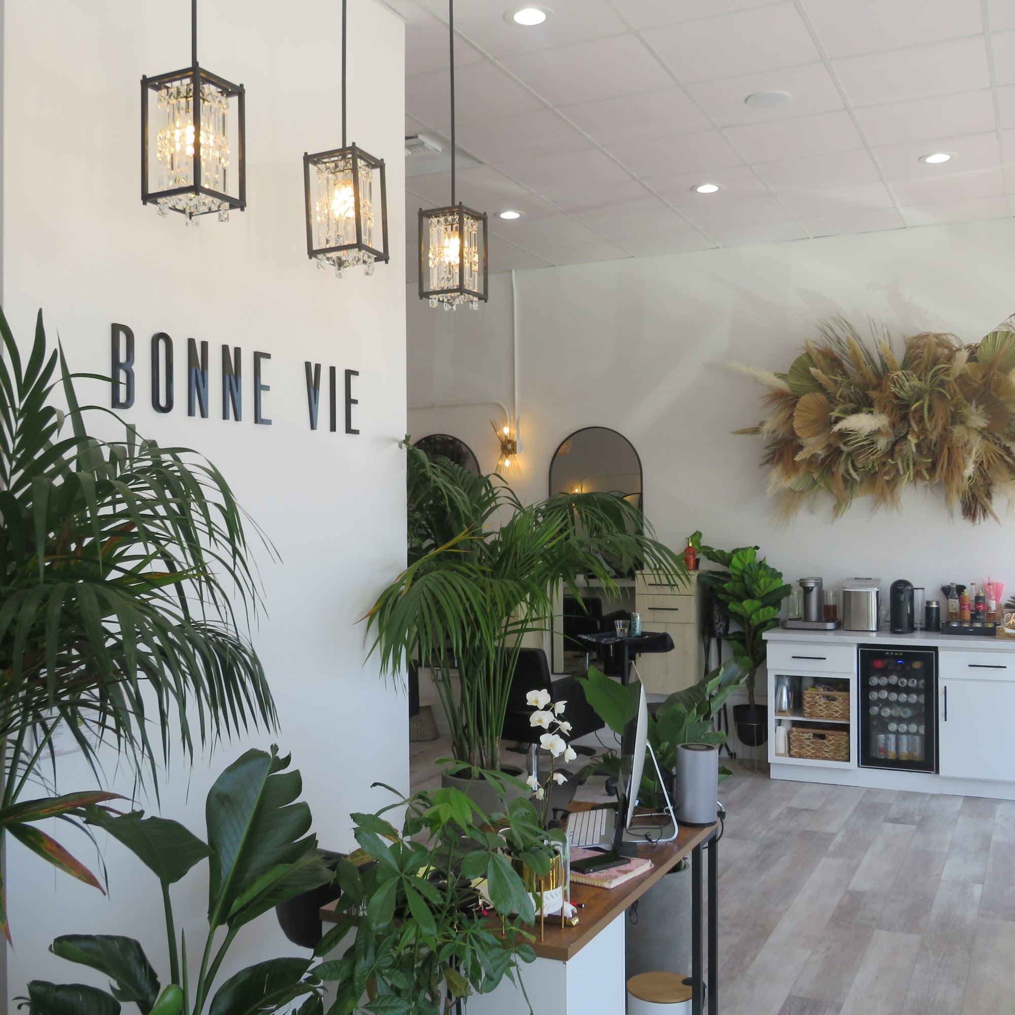 BONNE VIE Hair Salon 103 W Rte 66 Suite AB, Glendora California 91740