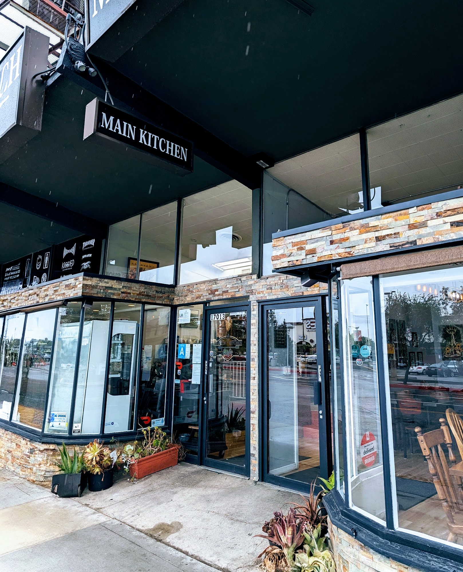 Main Kitchen Cafe Granada Hills