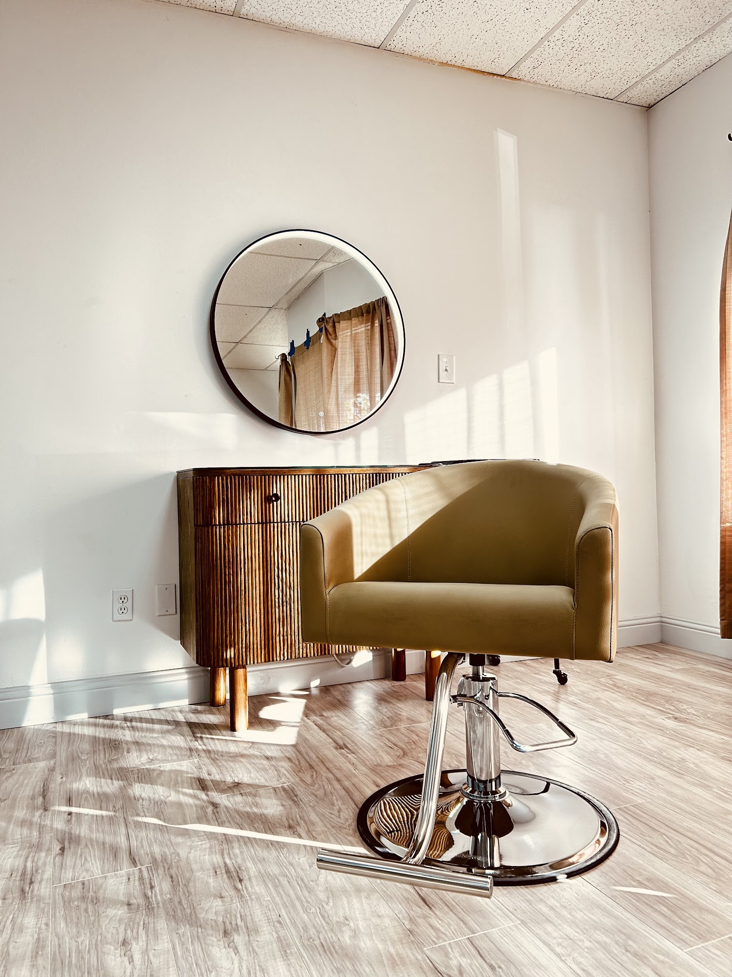 Lot 1443 Salon & Nail Bar 1443 W Grand Ave, Grover Beach California 93433