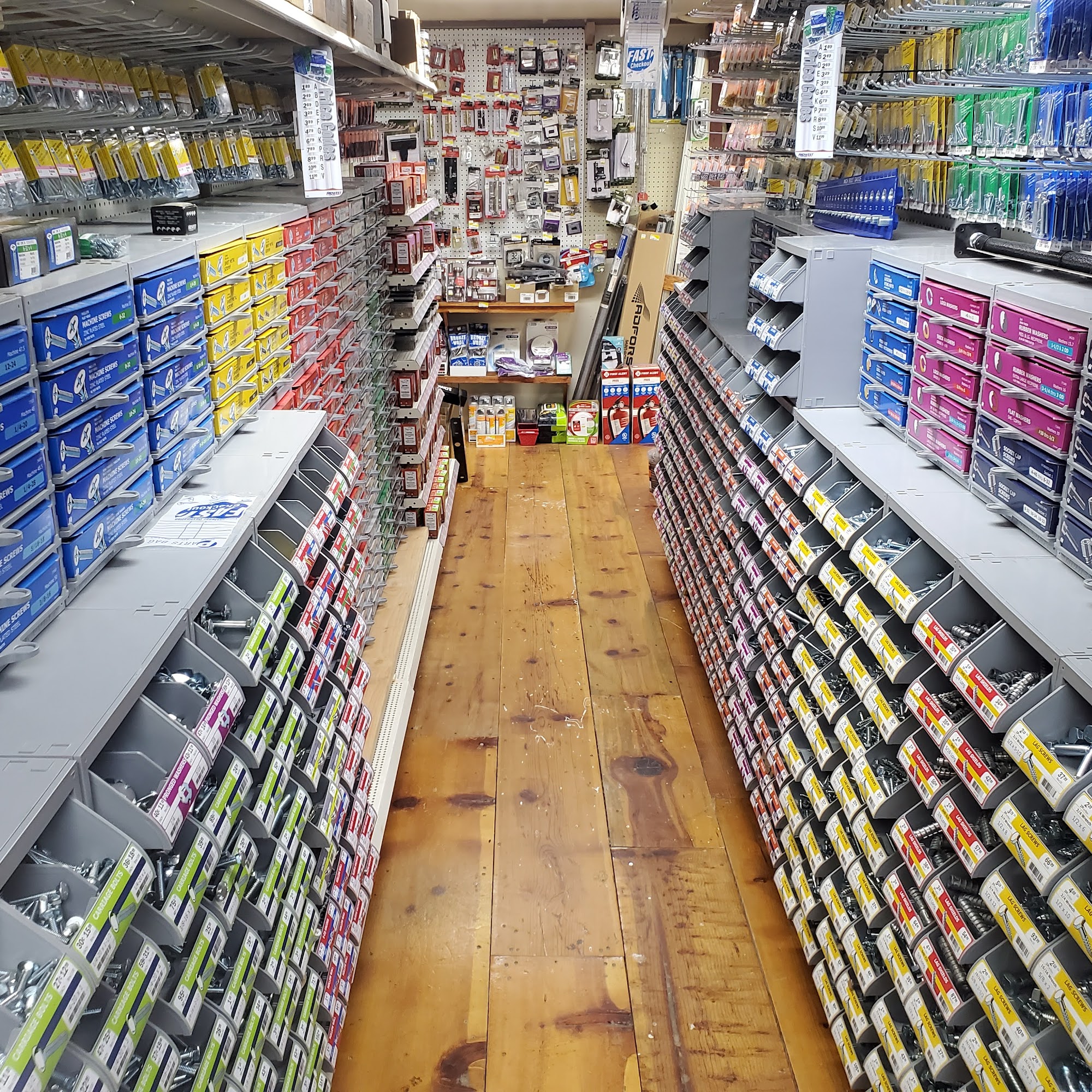 SCS Hilltop Hardware Guatay