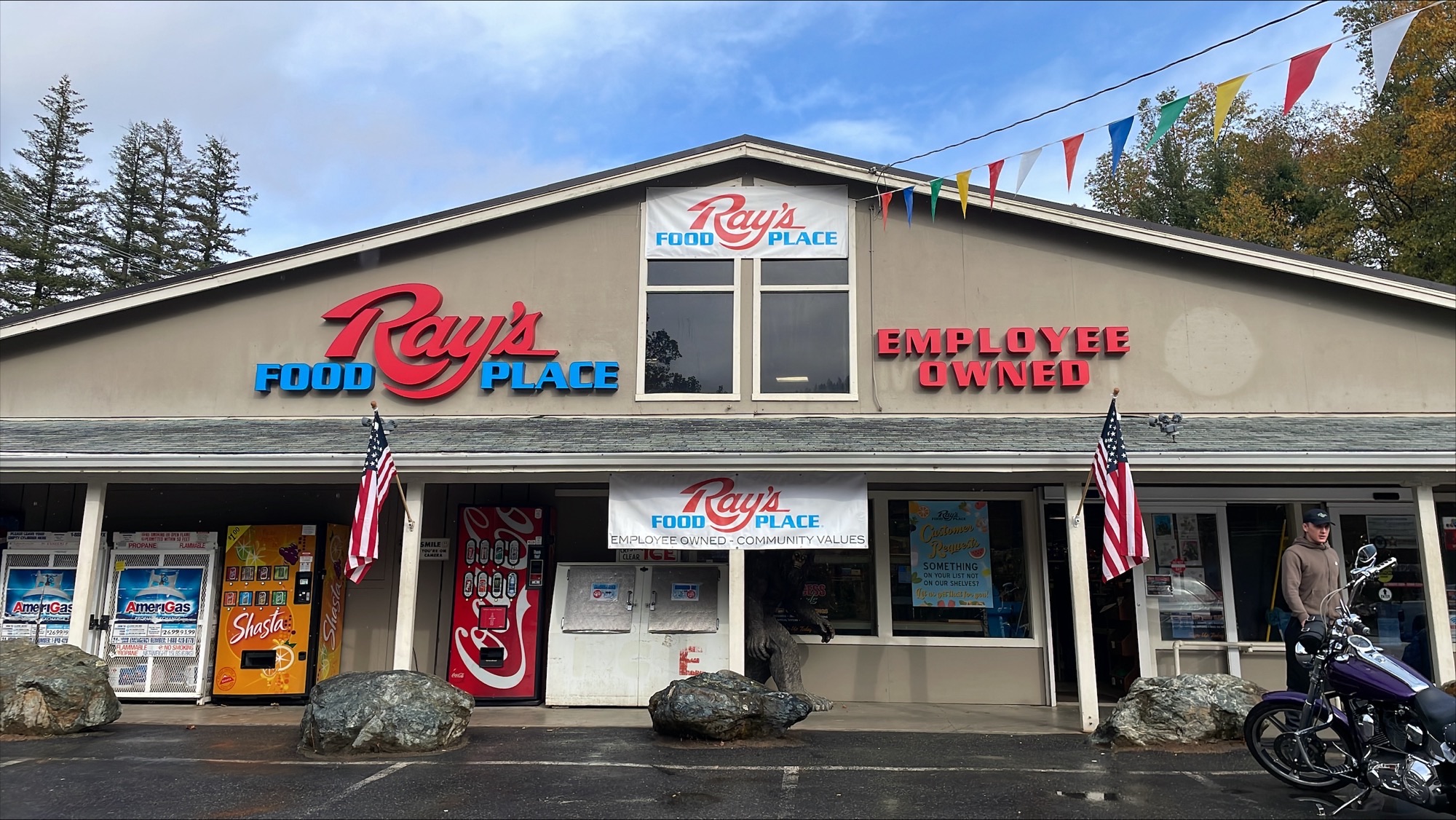 Ray's Food Place Happy Camp