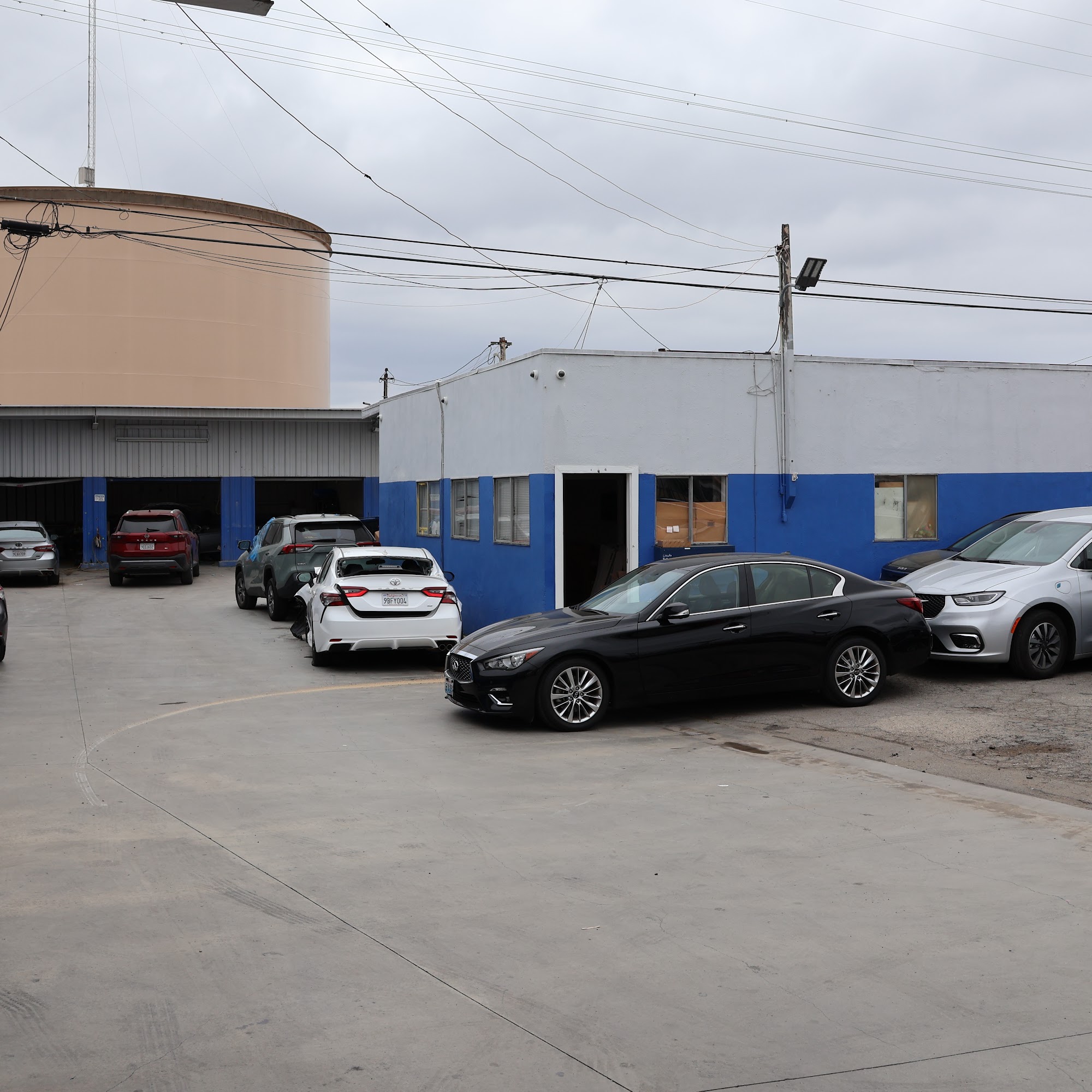 Magic Collision Center