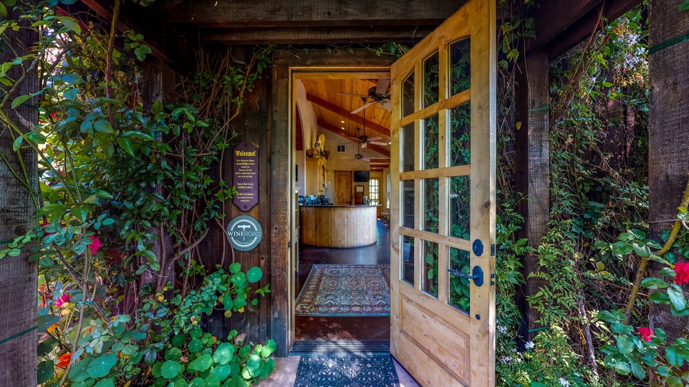 De La Montanya Vineyards & Winery Healdsburg