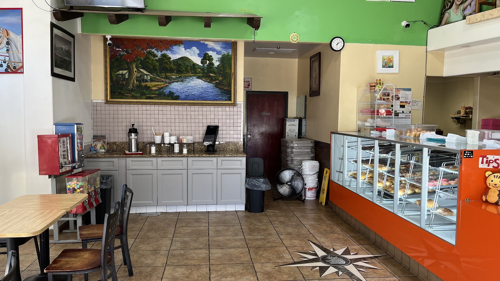 Mikey’s Donuts Hemet