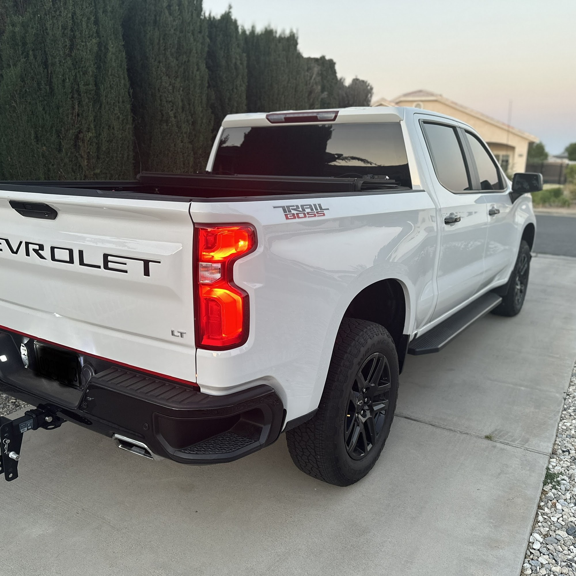 Niveles Auto Detailing & Window Tint