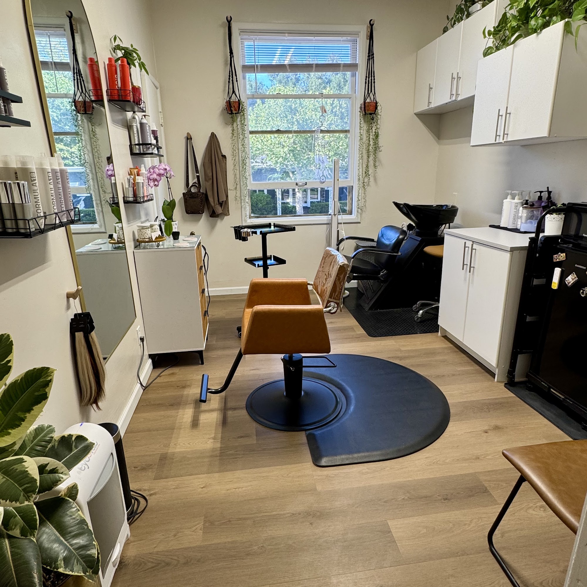The Hair Suite 910 Monterey St suite 208, Hollister California 95023