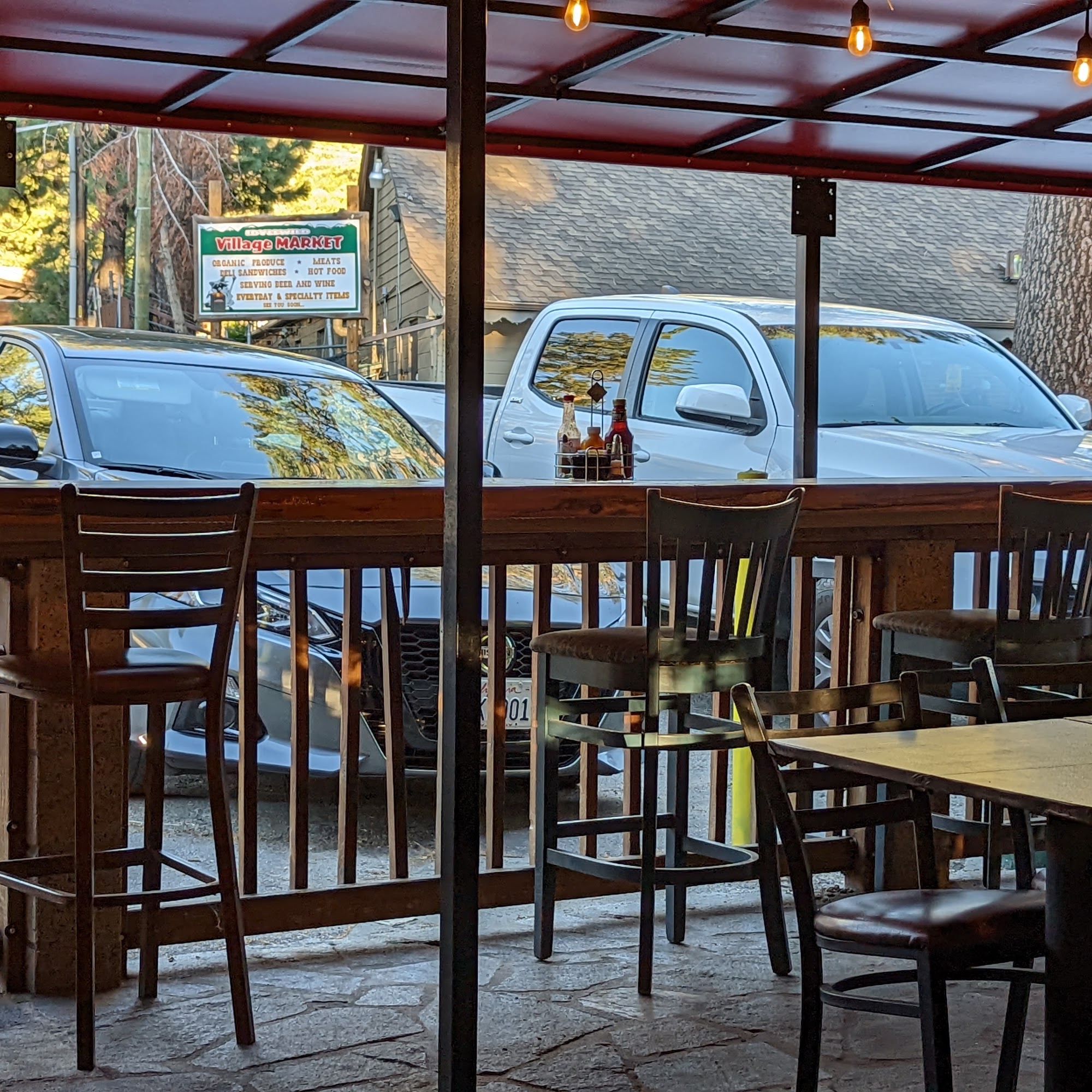 Lumber Mill Bar & Grill Idyllwild-Pine Cove