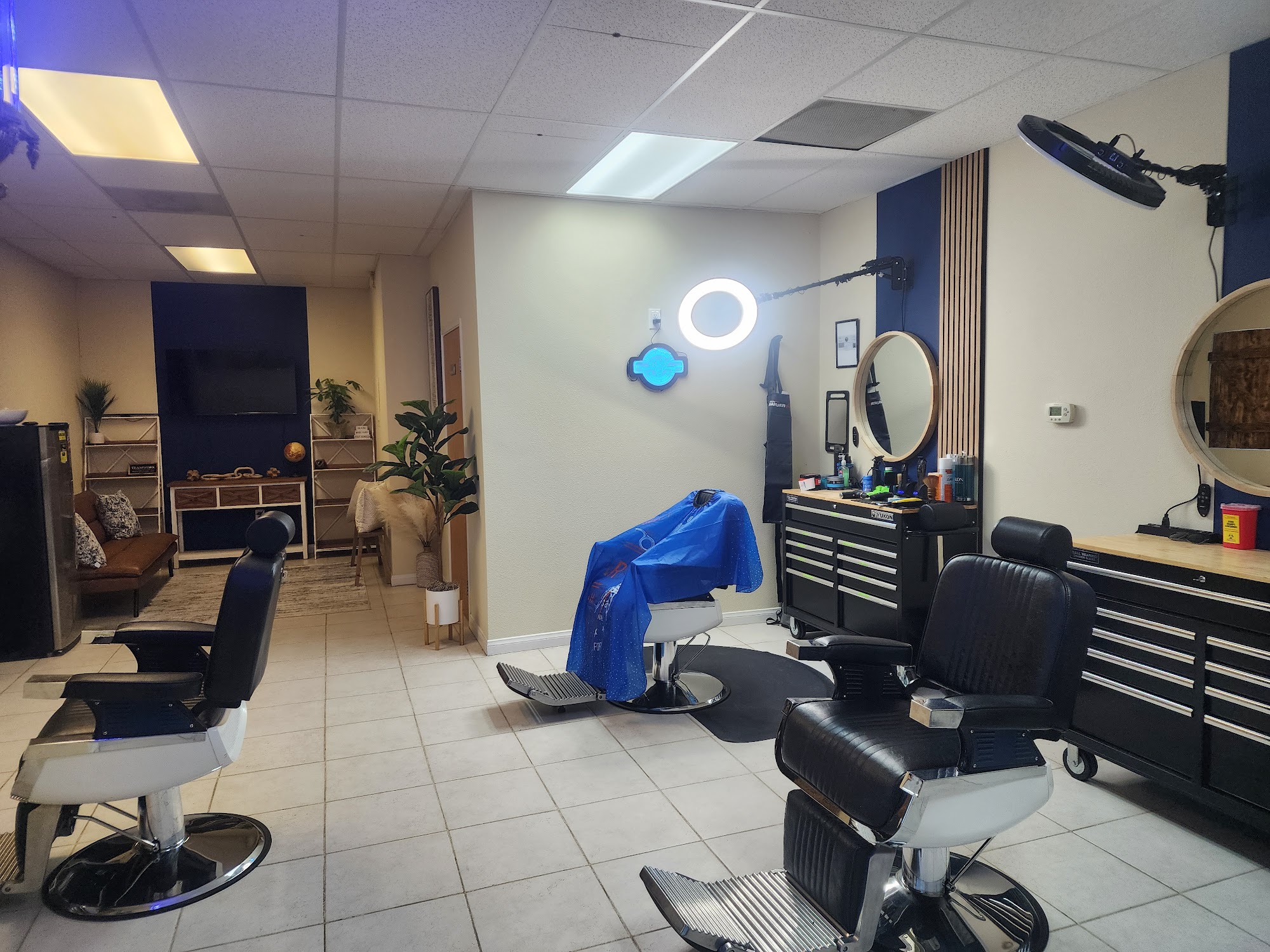 Fadesrepublicbarbershop