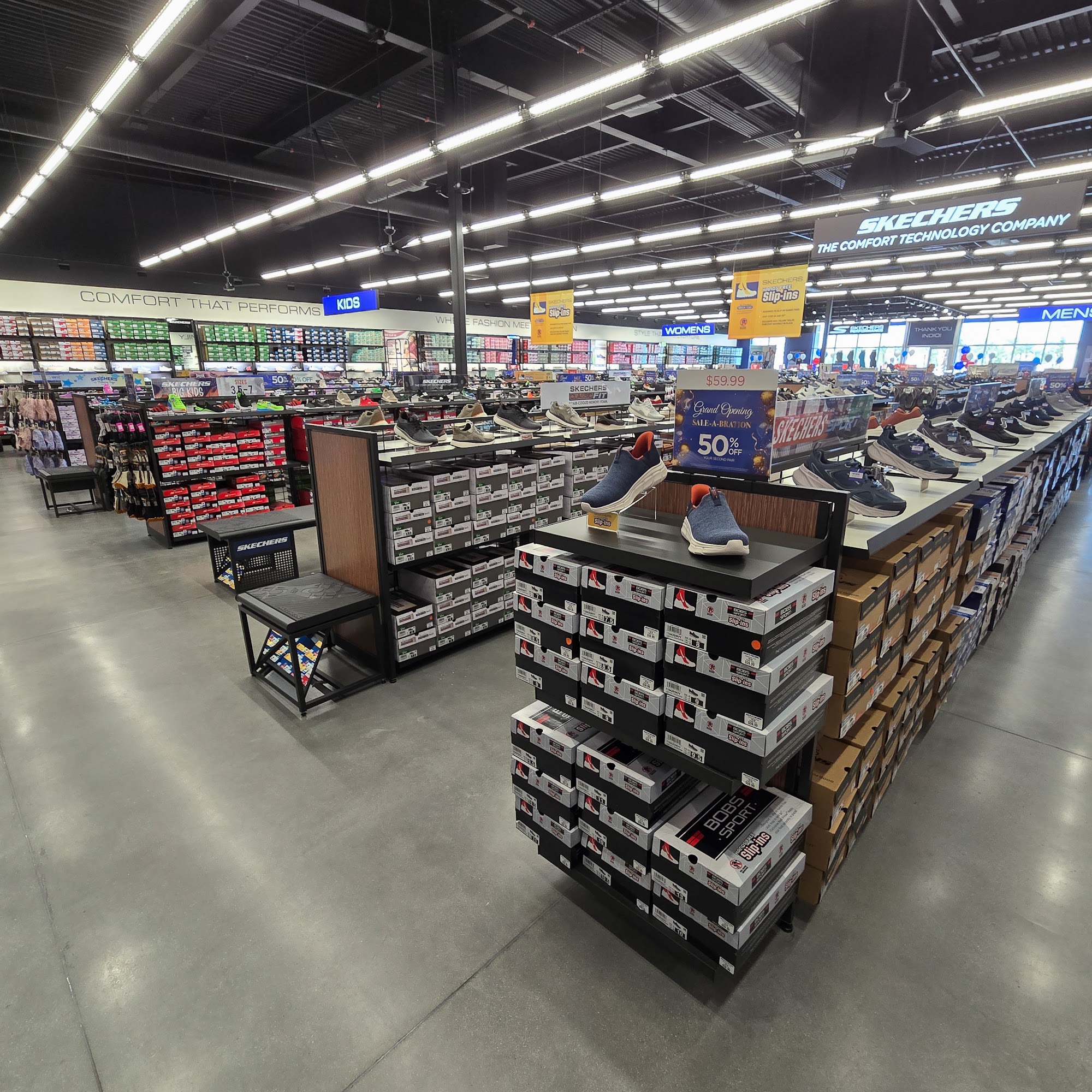 SKECHERS Warehouse Outlet Indio