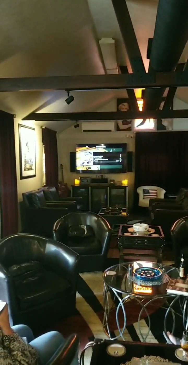 Stogies Gold Country Lounge Menu