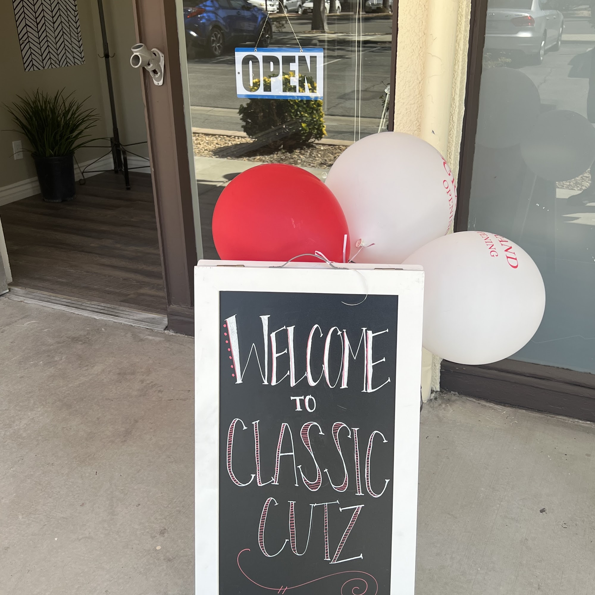 Classic Cutz 10241 Country Club Dr suite c, Jurupa Valley California 91752