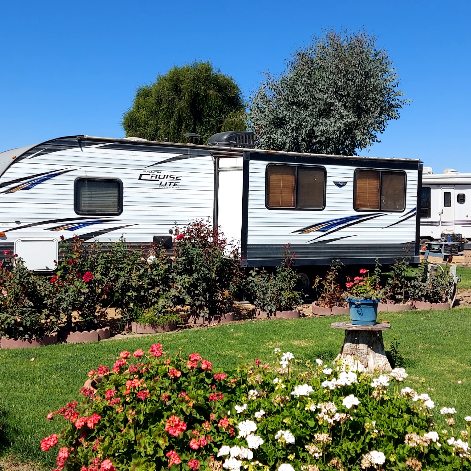 Ciudad Del Rey Motel & Trailer King City