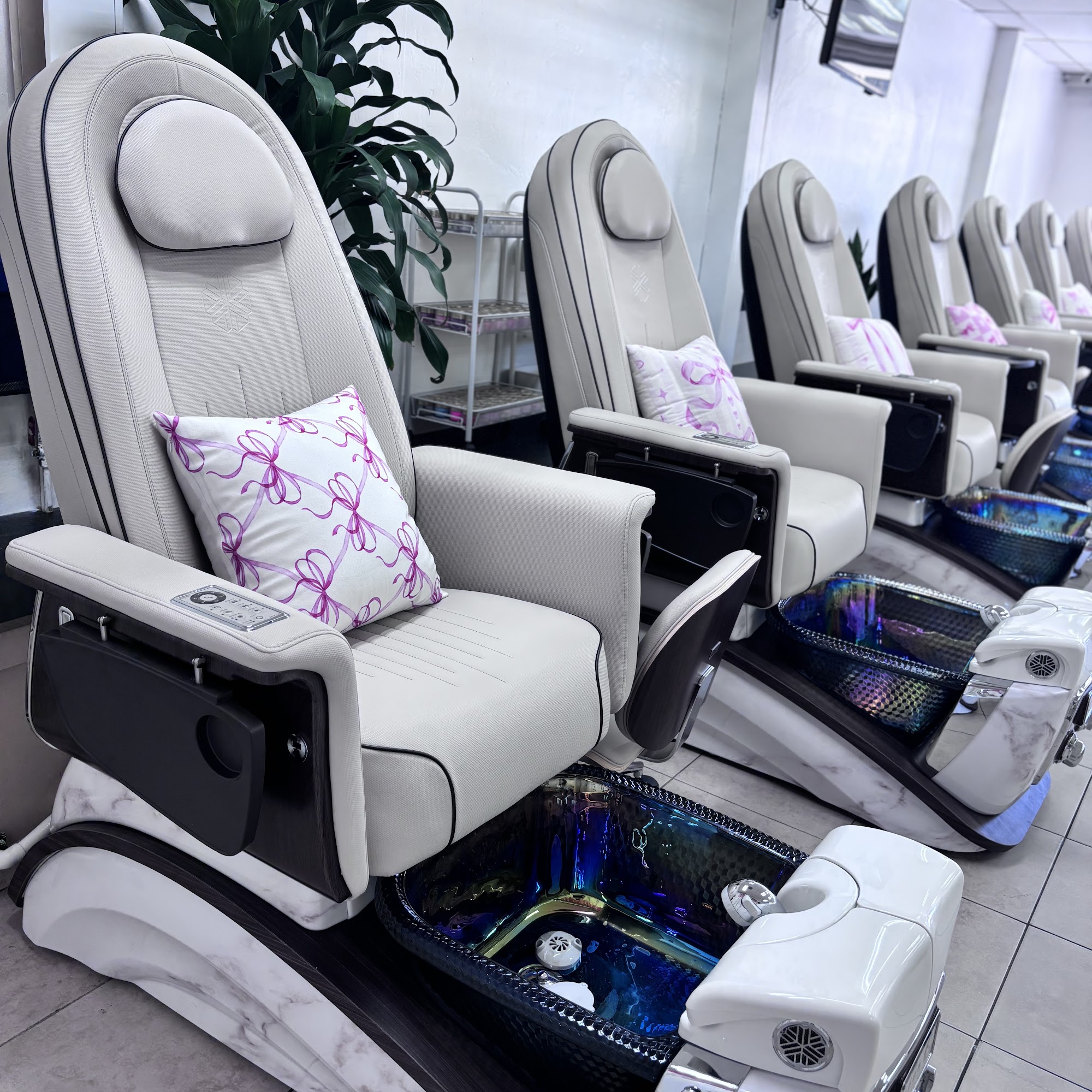 AB Nails & Spa 7955 University Ave, La Mesa California 91942