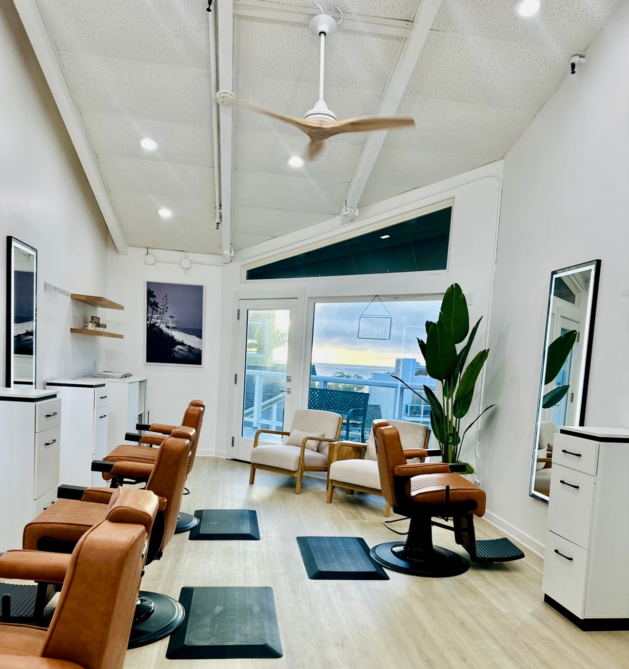 IN STYLE Men’s Salon - Laguna Beach