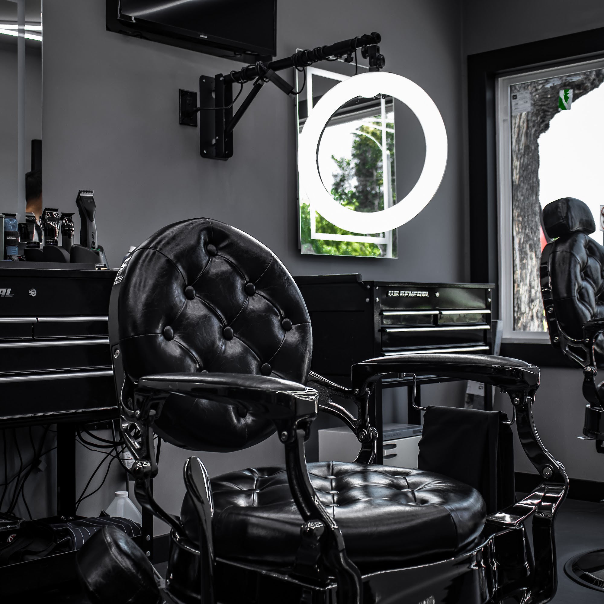 HQ barbershop 4241 Redondo Beach Blvd #1/4, Lawndale California 90260